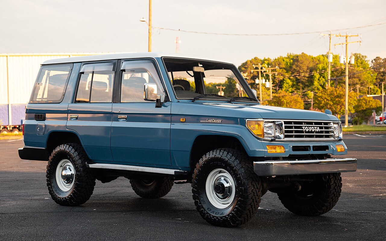 Side view of 1994 Toyota Land Cruiser