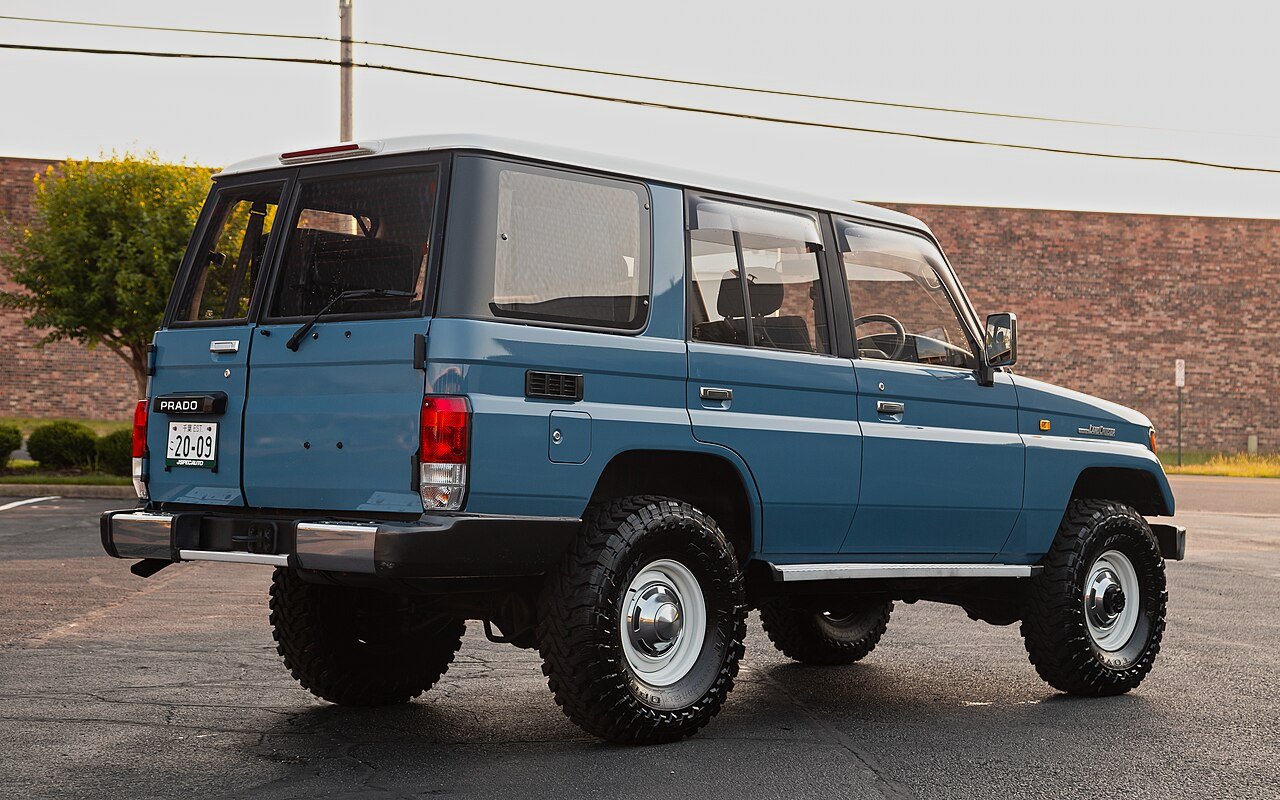 Back view of 1994 Toyota Land Cruiser