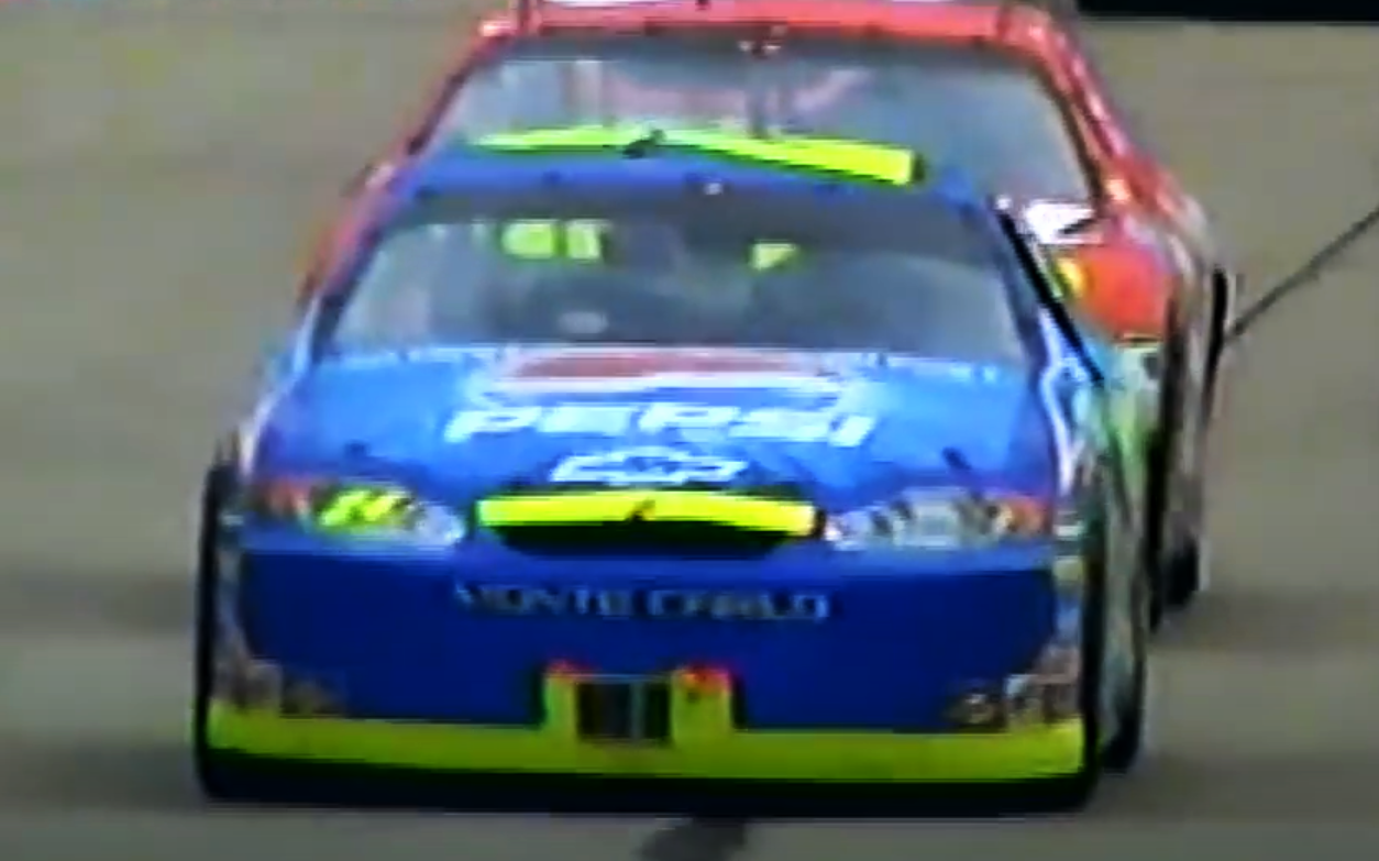 Screenshot of the video Jeff Gordon Career Win #65 2004 Aarons 499 at Talladega