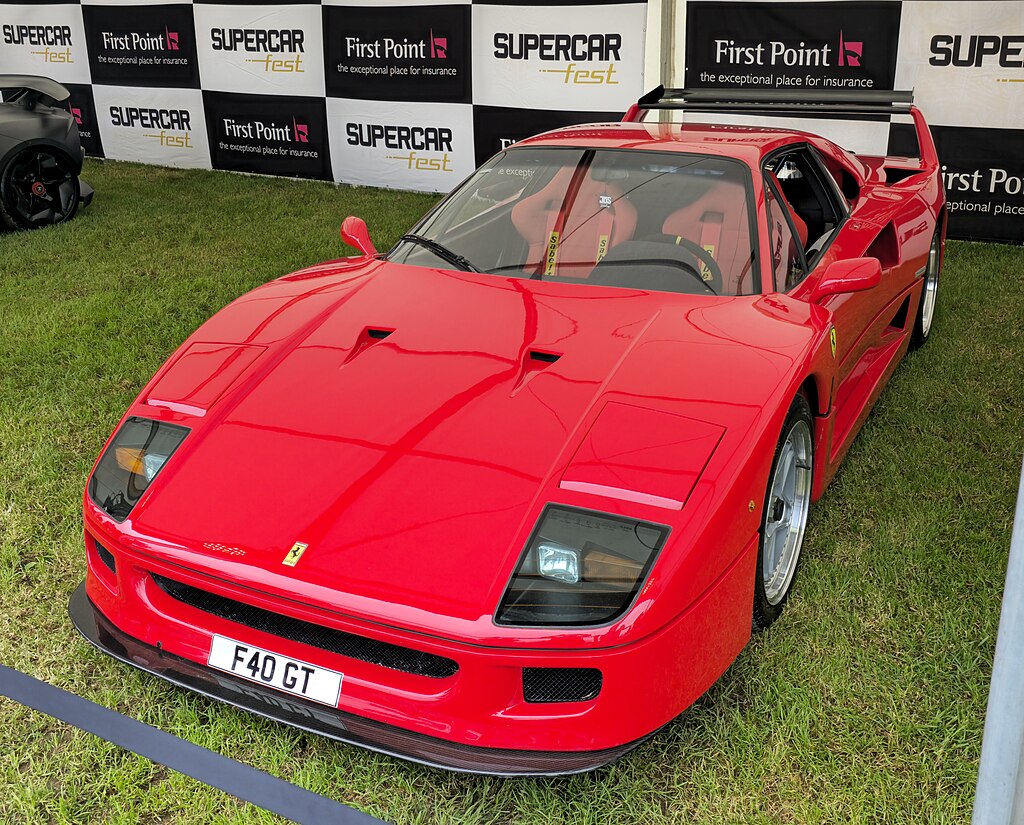 1991 Ferrari F40 car on display at an exhibition