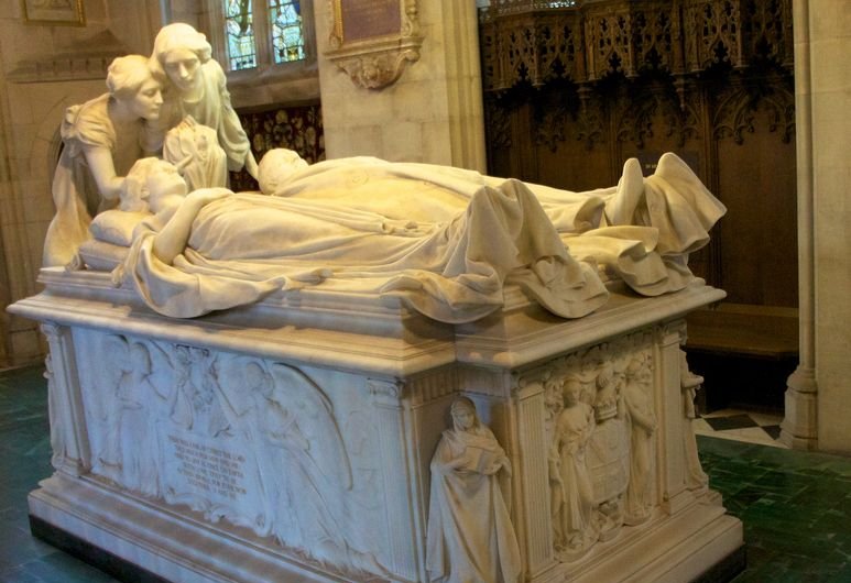 Tomb of Lord and Lady Curzon