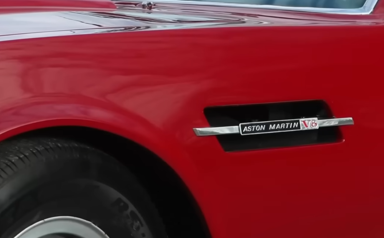 Aston Martin V8 Vantage (1977)