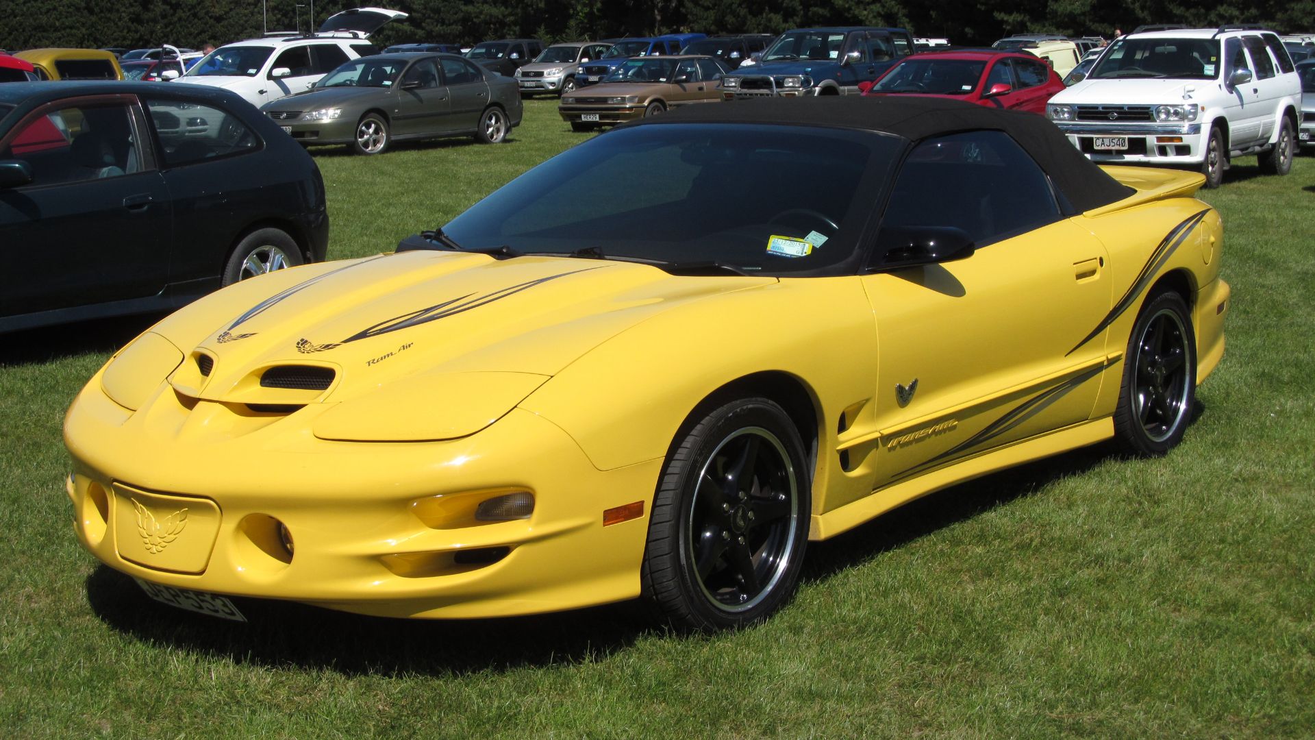 File:2002 Pontiac Firebird Trans Am Collector's Edition Convertible (23500415186).jpg