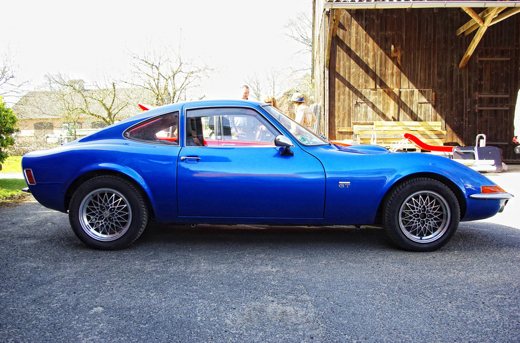 Opel Gt side view