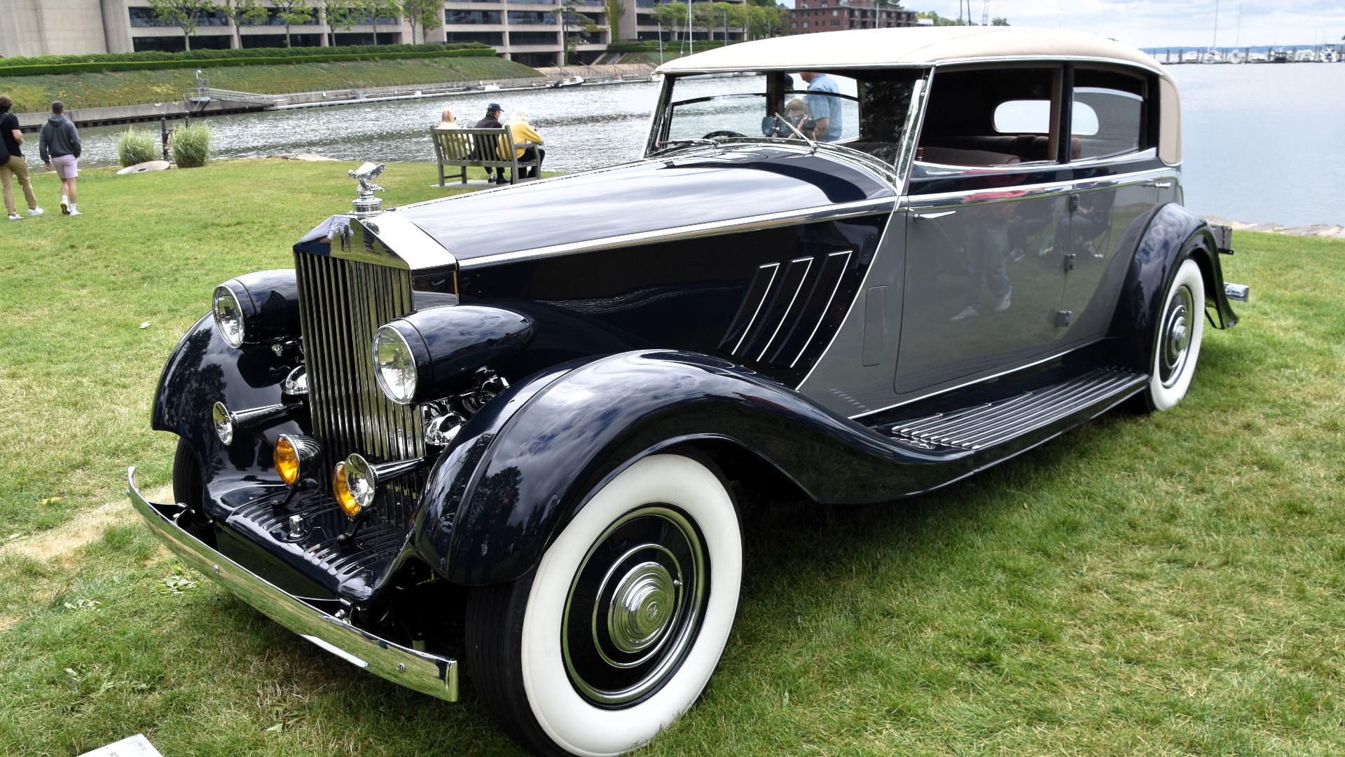 File:Rolls-Royce Phantom III (1937) - 52959098435.jpg