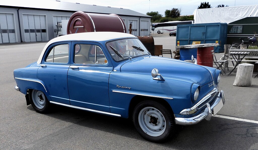 Simca 90A Aronde Montlhéry 1957.
