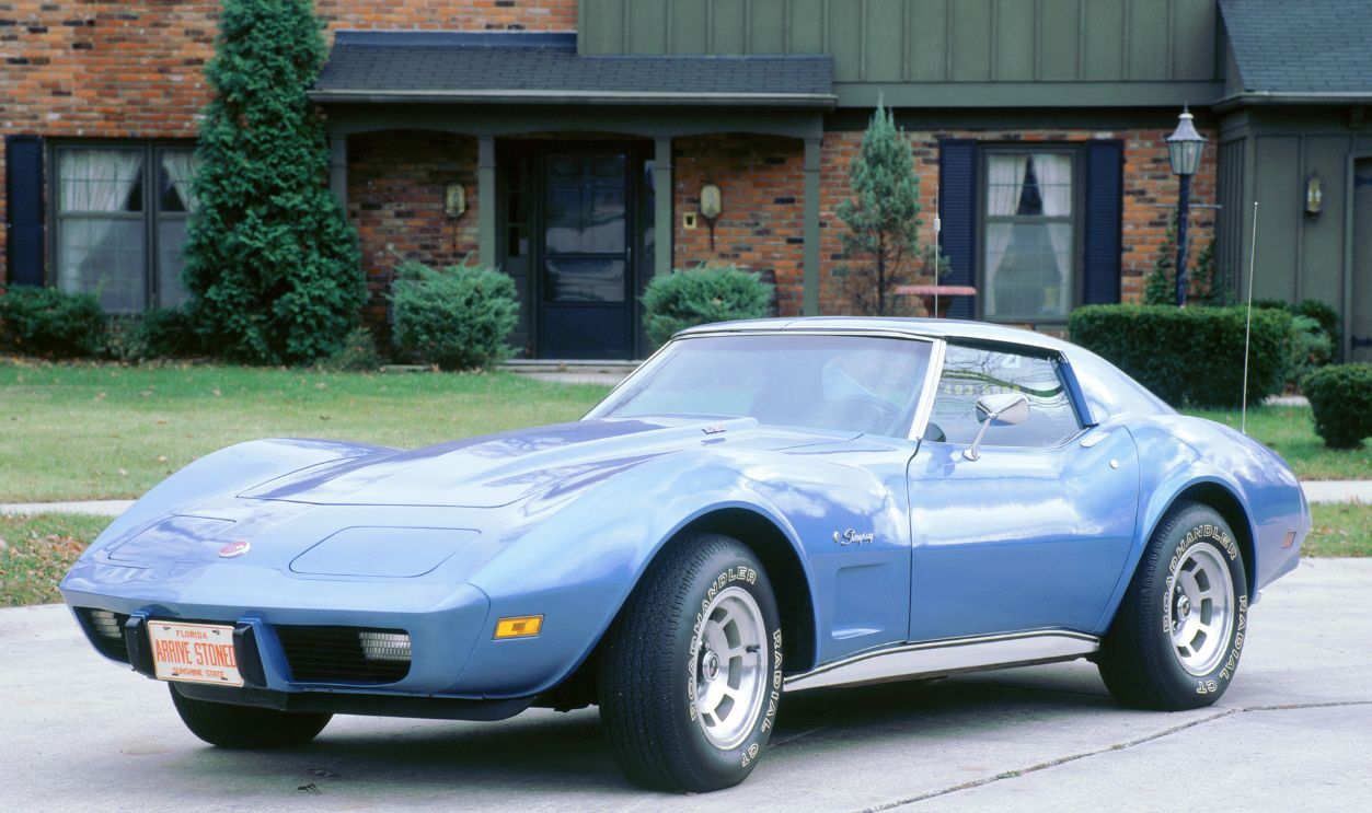 1976 Chevrolet Corvette 350 CID, 2000.