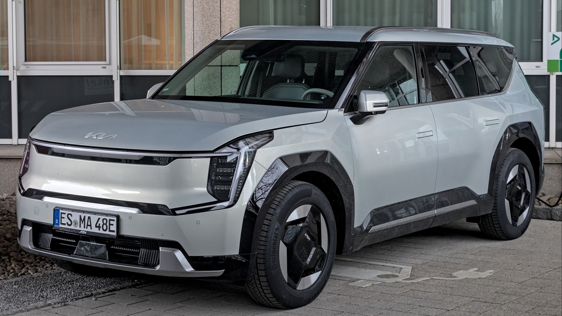 File:Kia EV9 1X7A2472.jpg