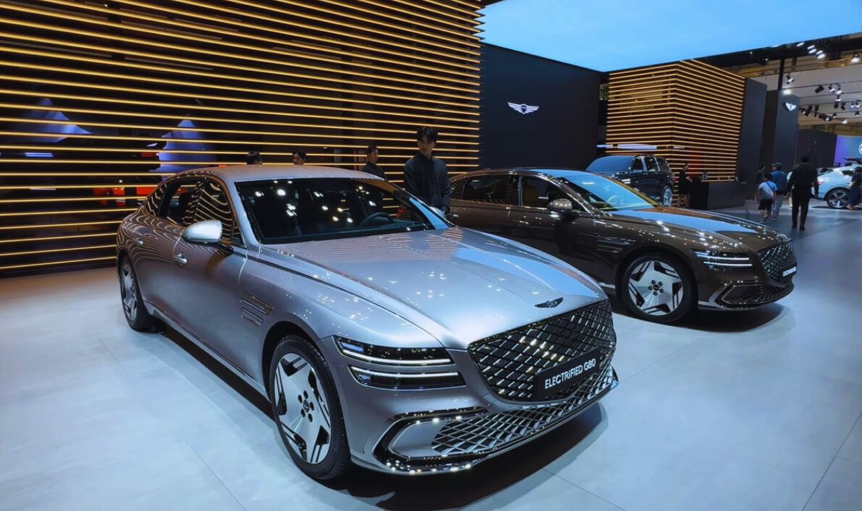 2025 Genesis Electrified G80