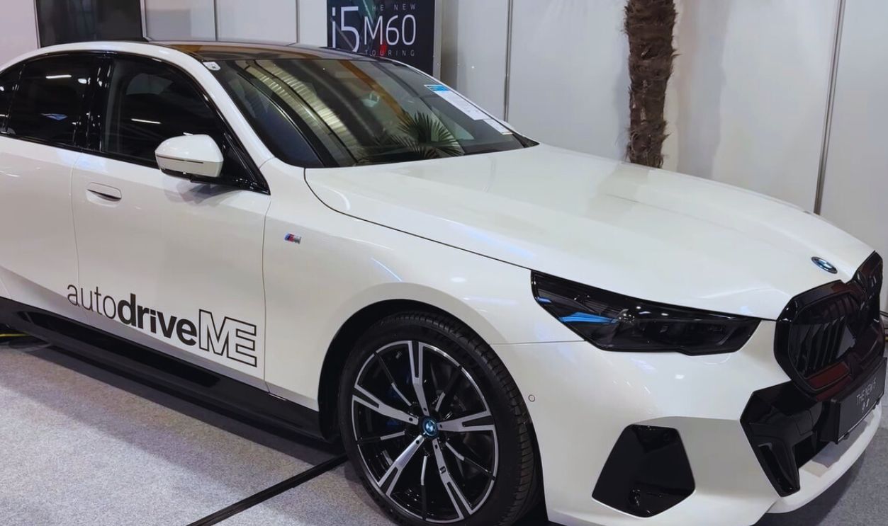 2025 BMW i5 