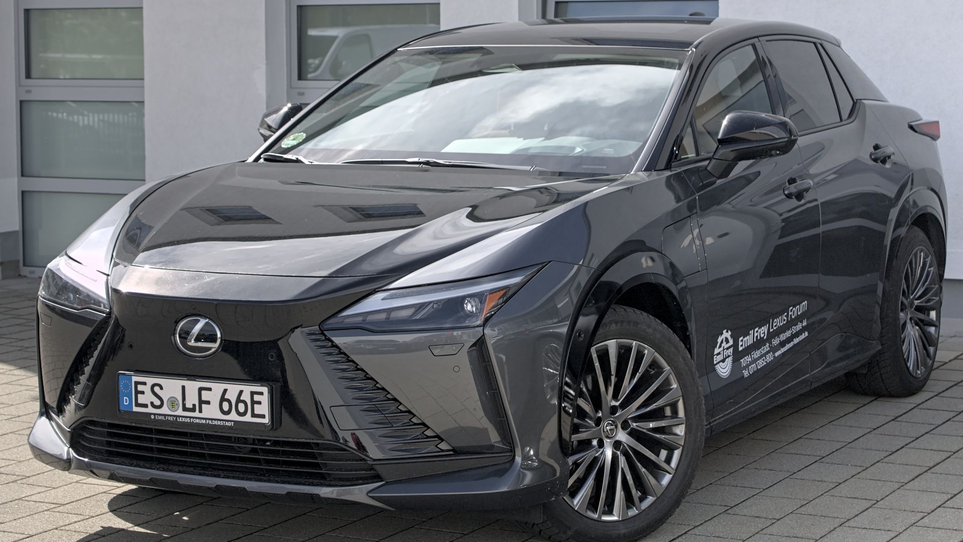 File:Lexus RZ 450e (XEBM15) IMG 8501.jpg