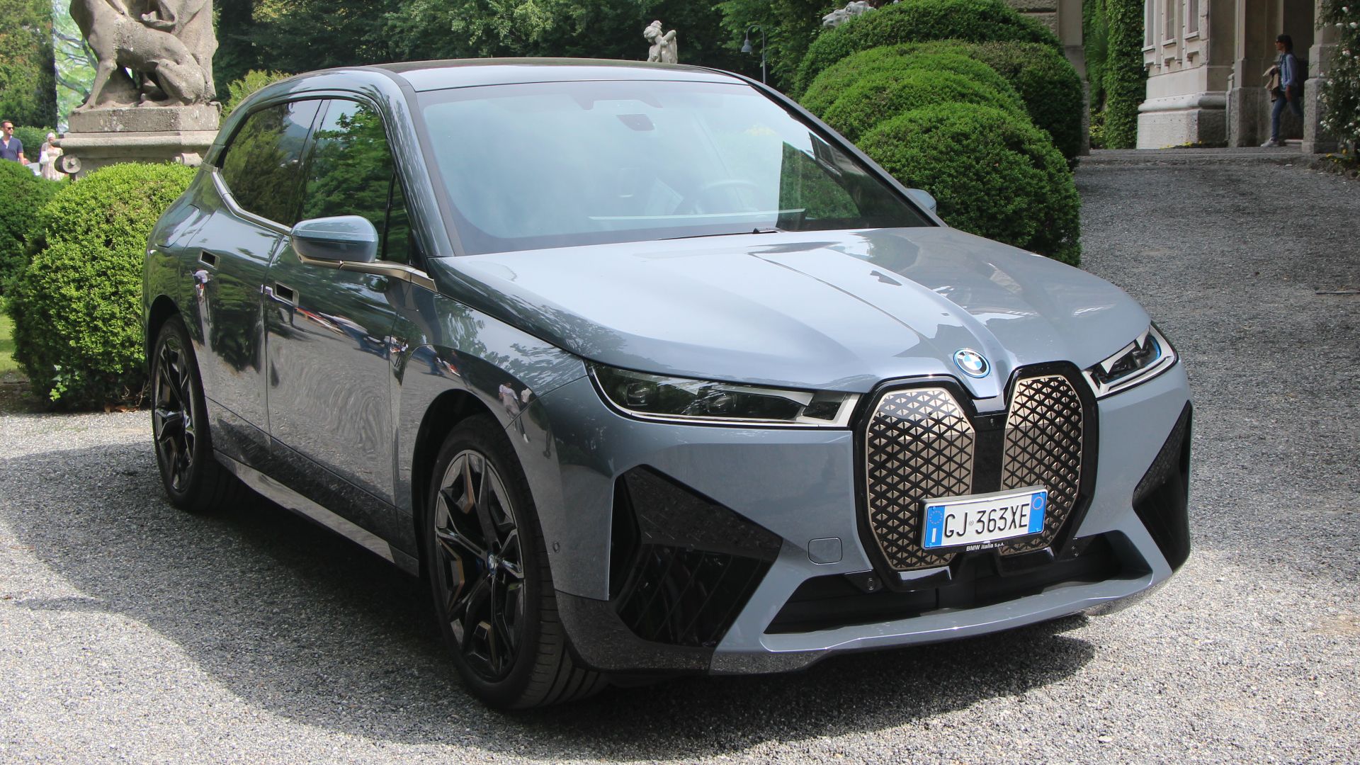 File:2022-05 BMW IX-M60 right.jpg