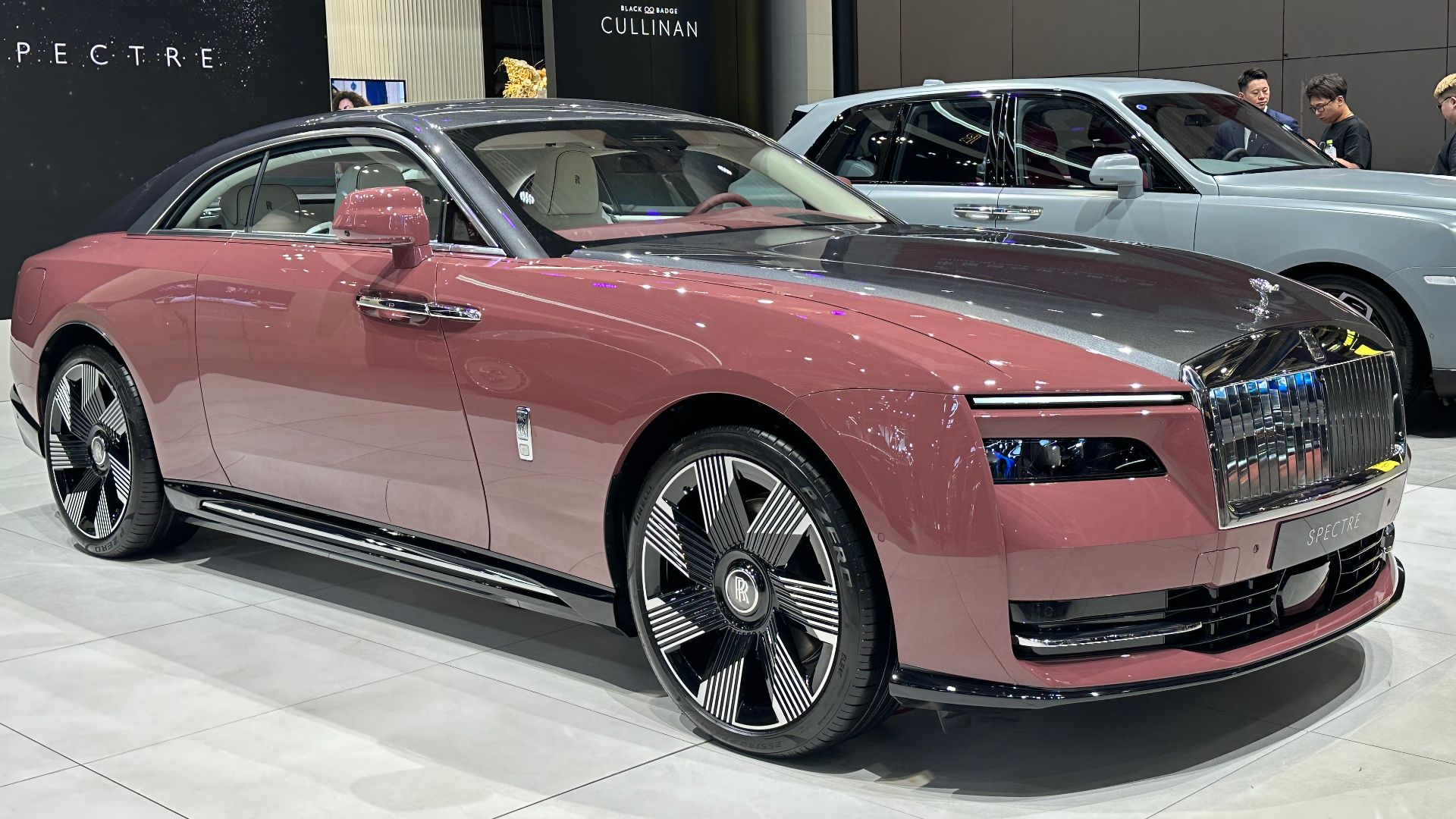 File:Rolls Royce Spectre 001.jpg