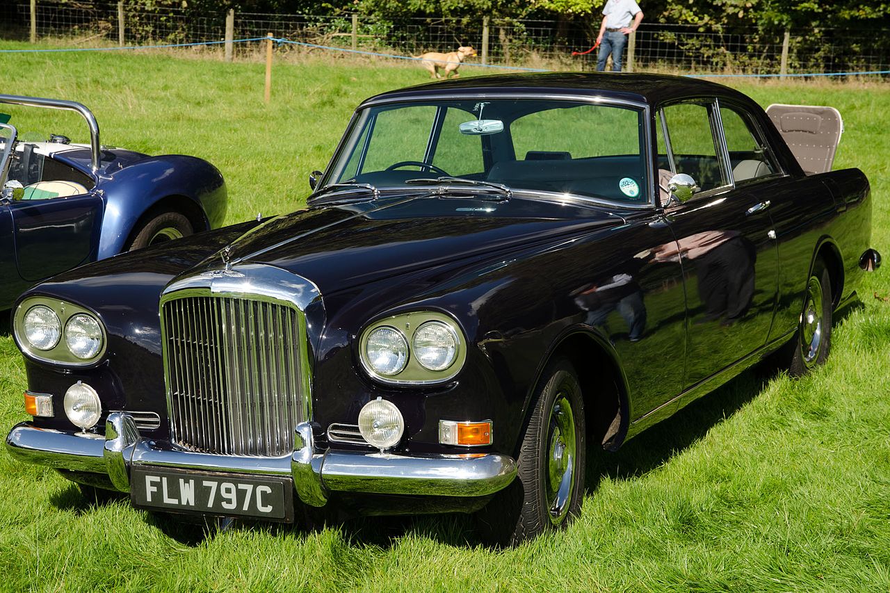 Front view of Bentley S3 Continental