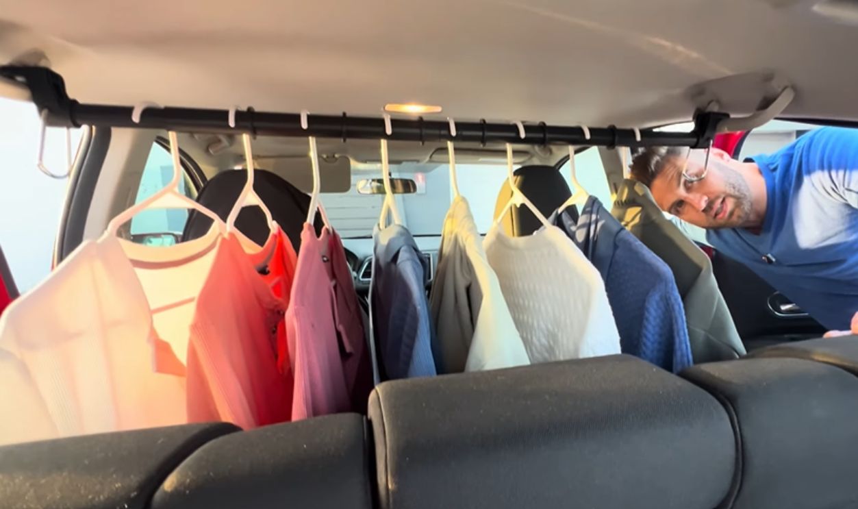 Expandable Hanger Bar