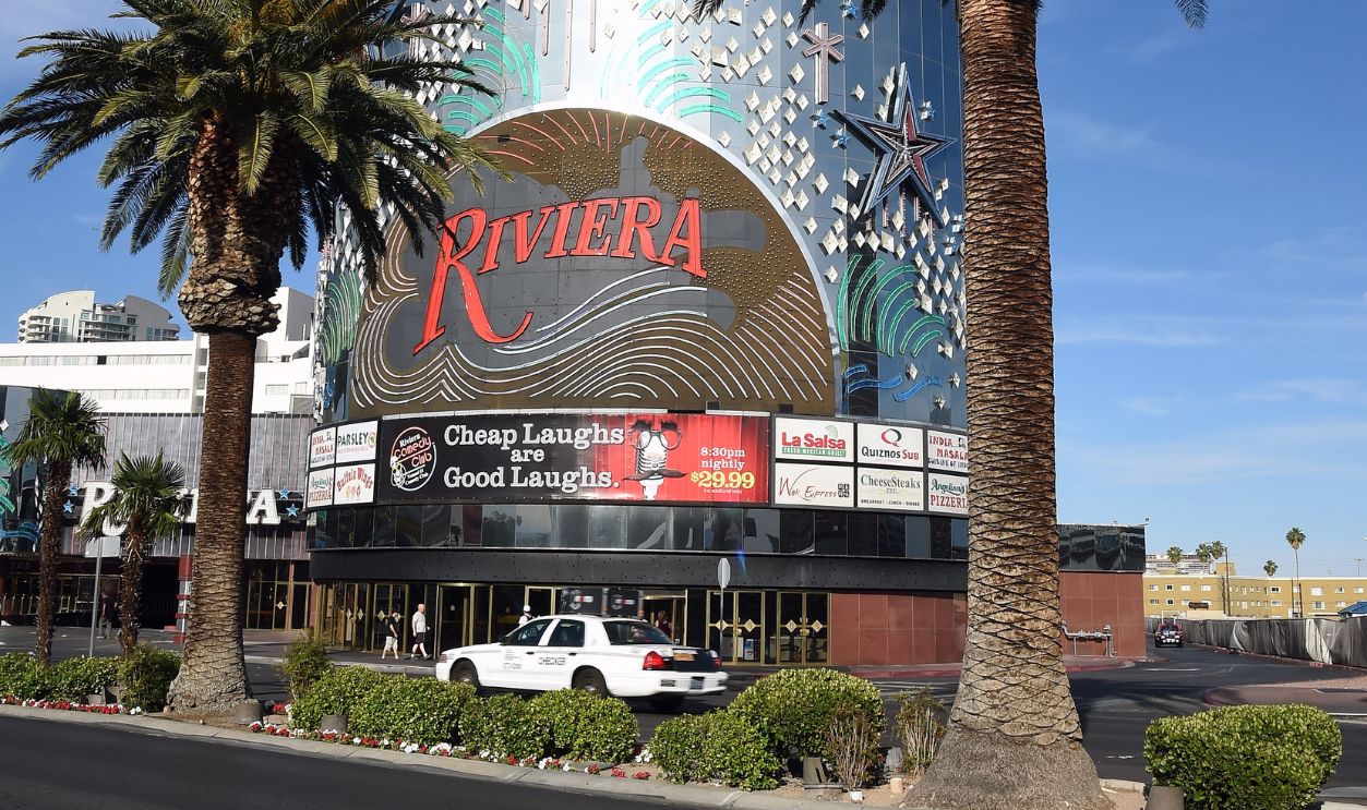 The Riviera Hotel & Casino On The Las Vegas Strip Closing