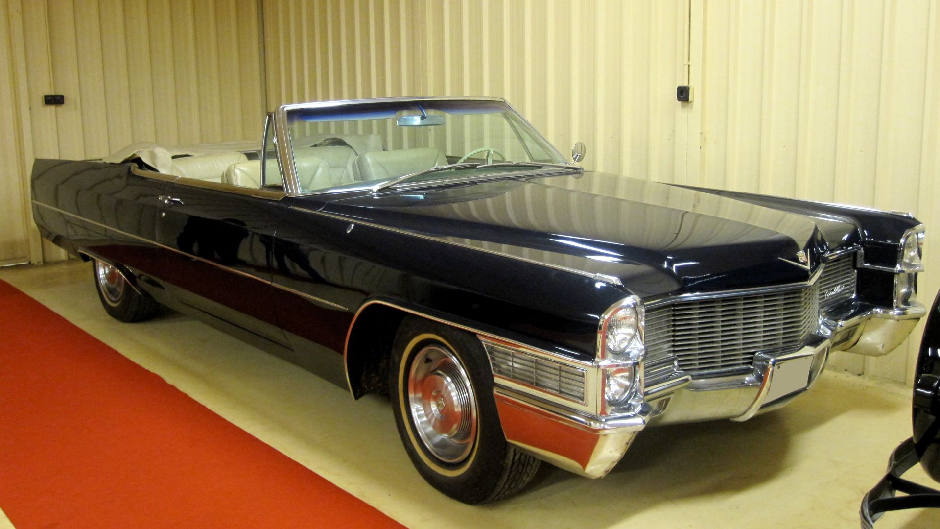 File:1965 Cadillac DeVille Convertible (4773616501).jpg