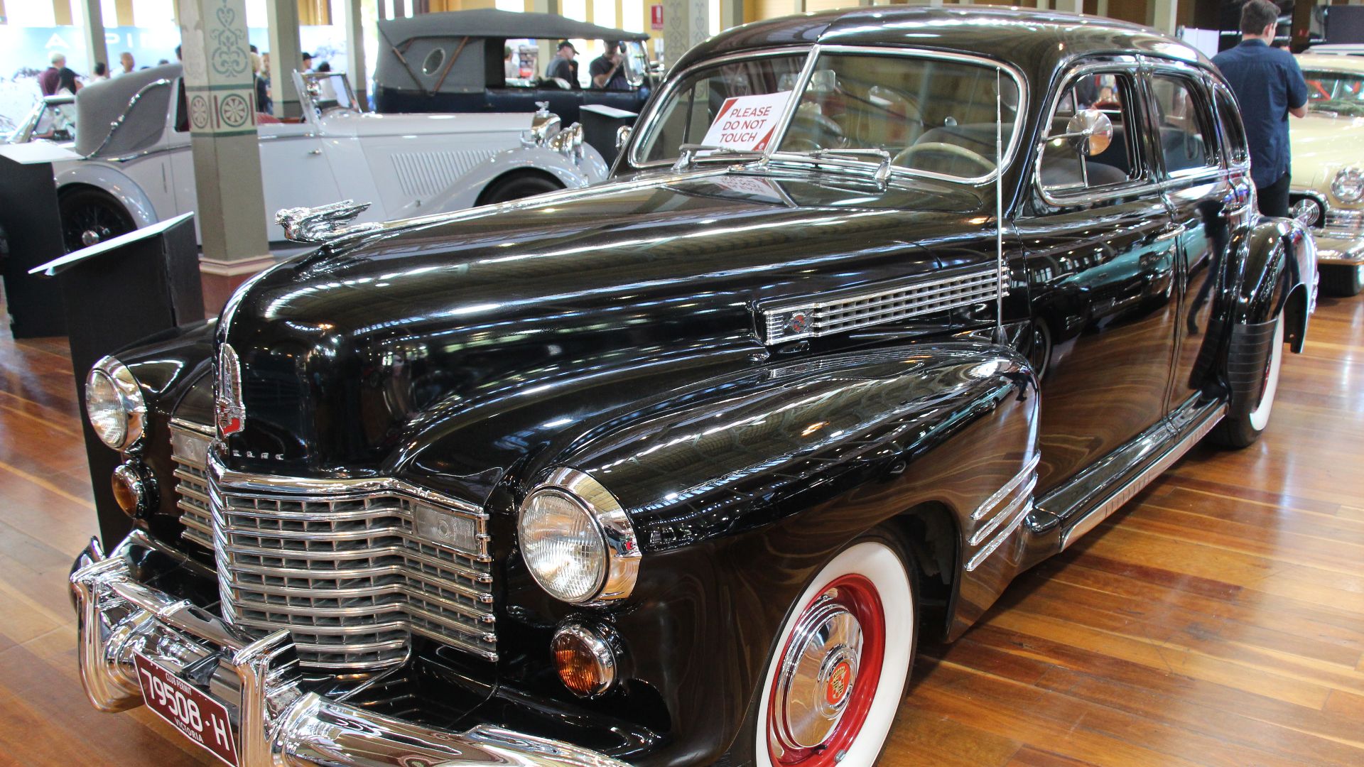 File:1941 Cadillac Series 61 Deluxe Sedan (43490501350).jpg