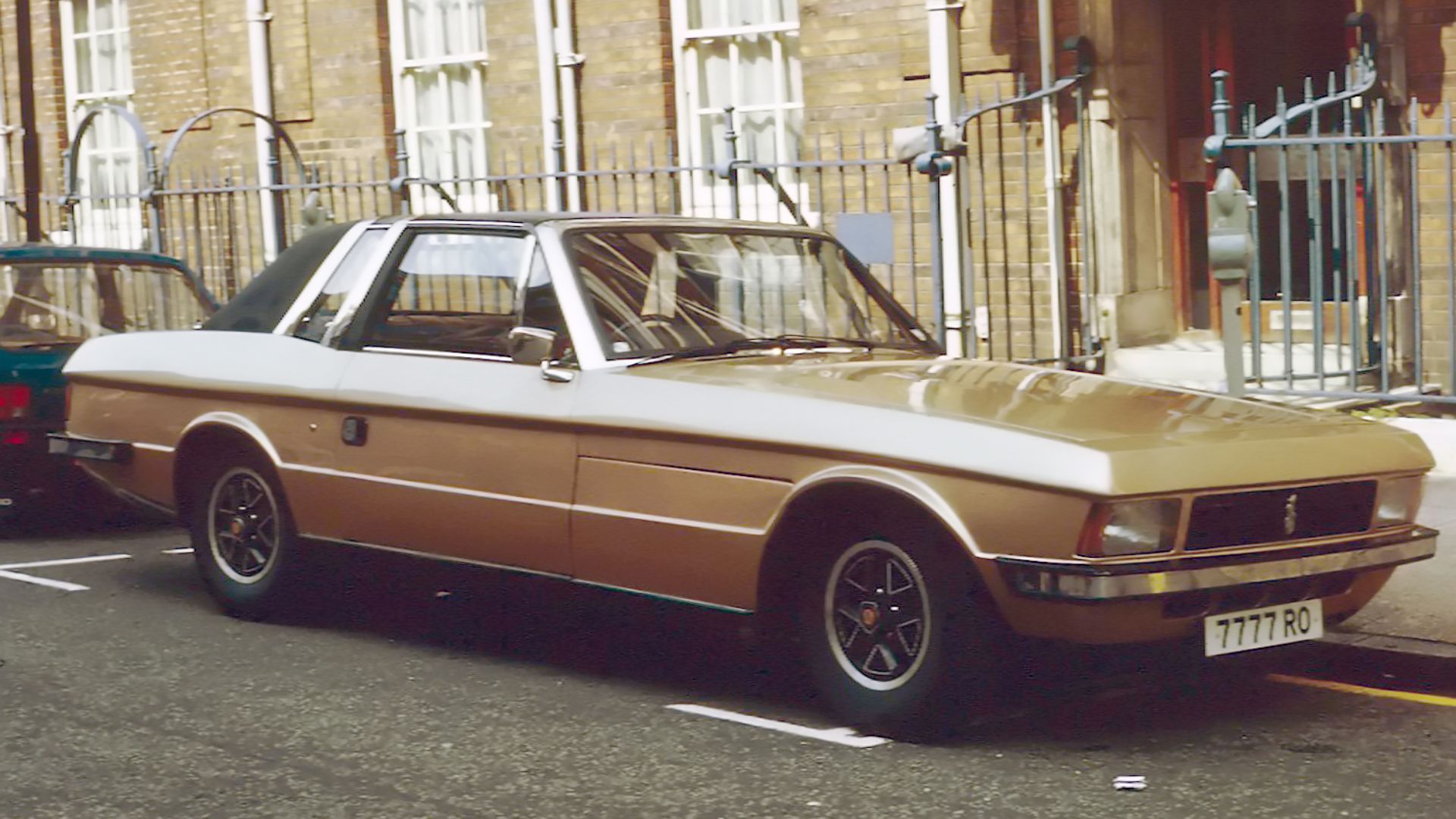 File:Bristol 412 London.jpg