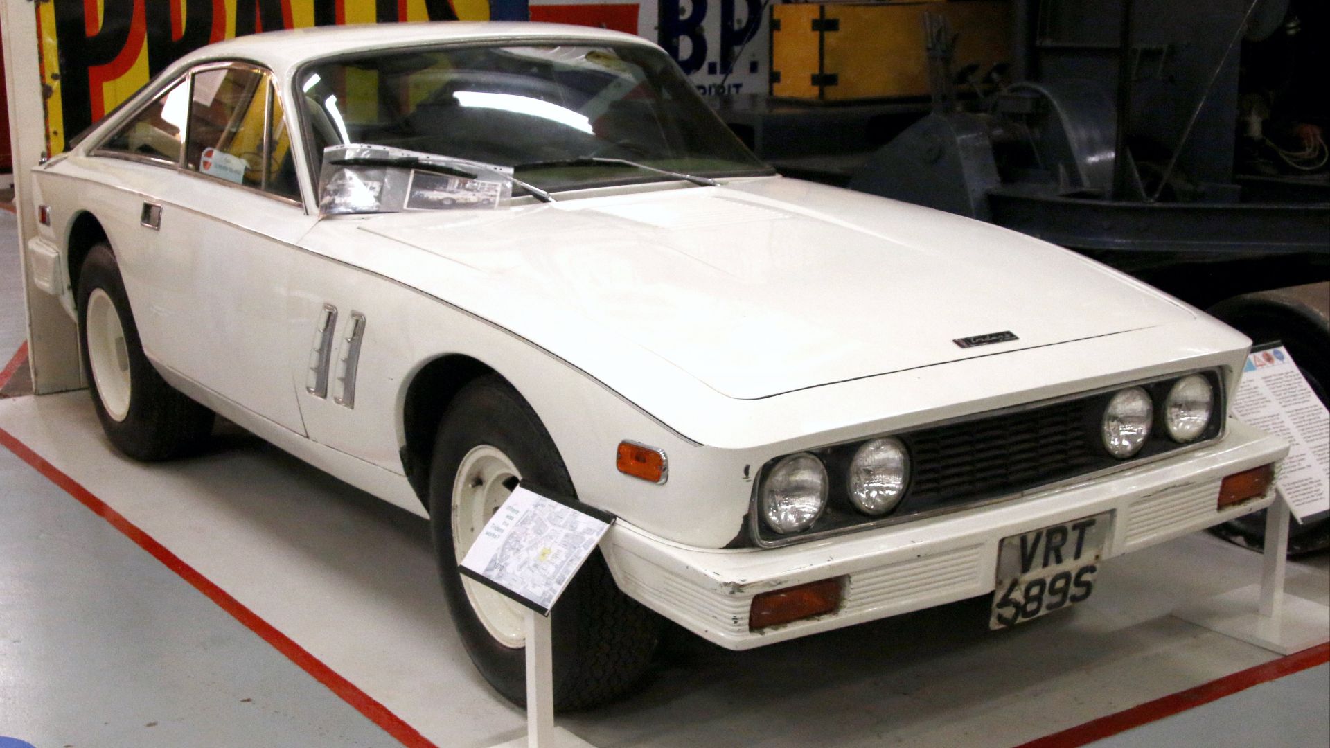 File:VRT589S 1976 Trident Cars Clipper V8.jpg
