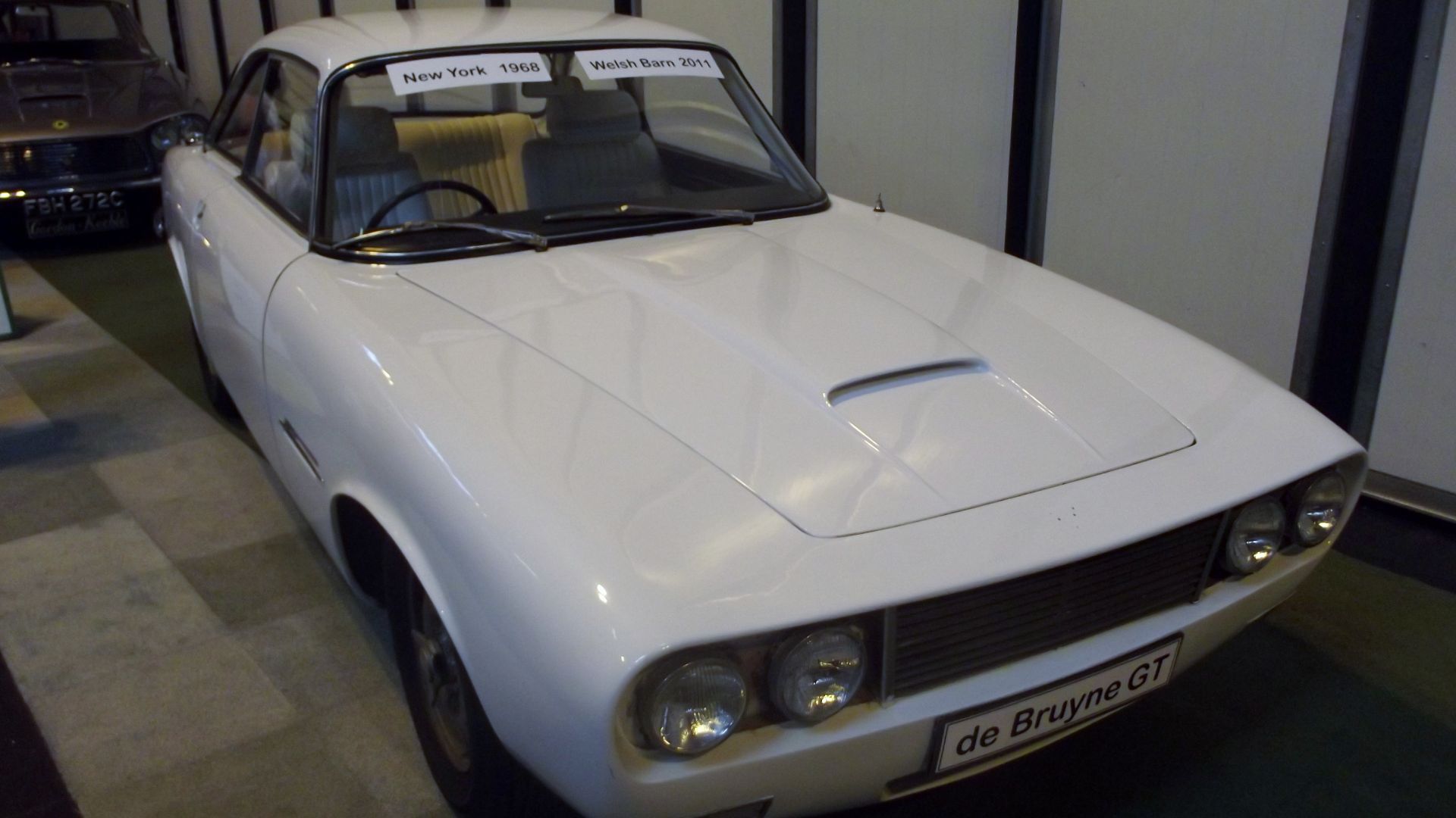 File:Gordon Keeble de Bruyne GT front (8193967663).jpg