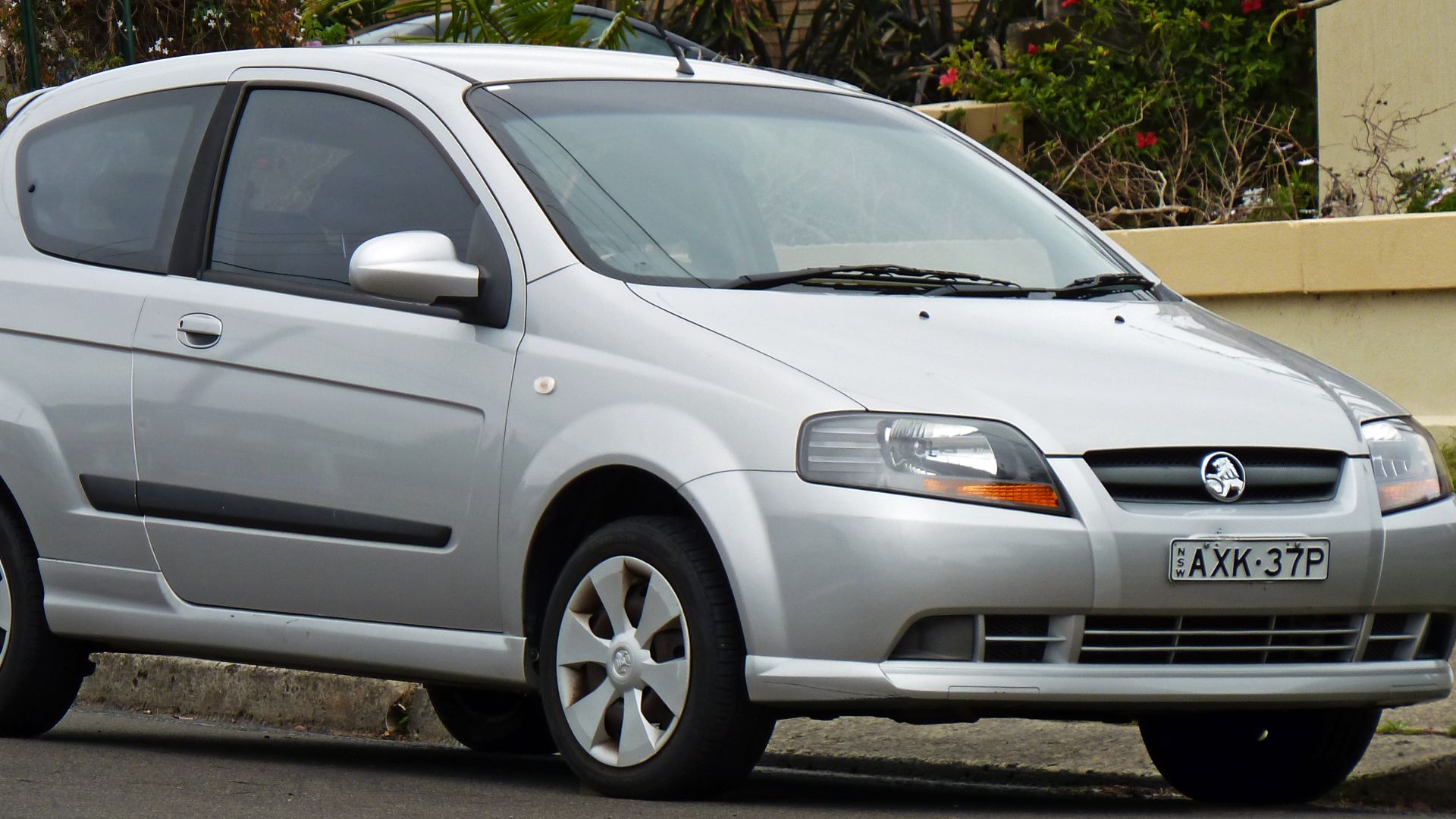 File:2006 Holden Barina (TK) 3-door hatchback (2010-09-23).jpg