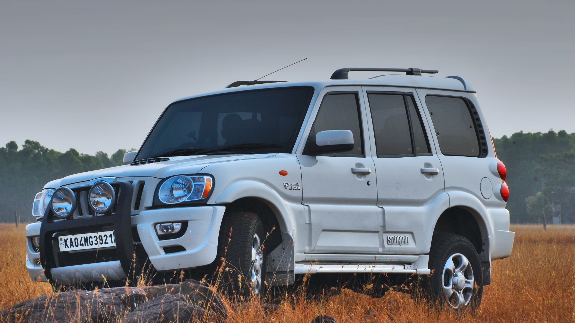 File:Mahindra Scorpio.jpg