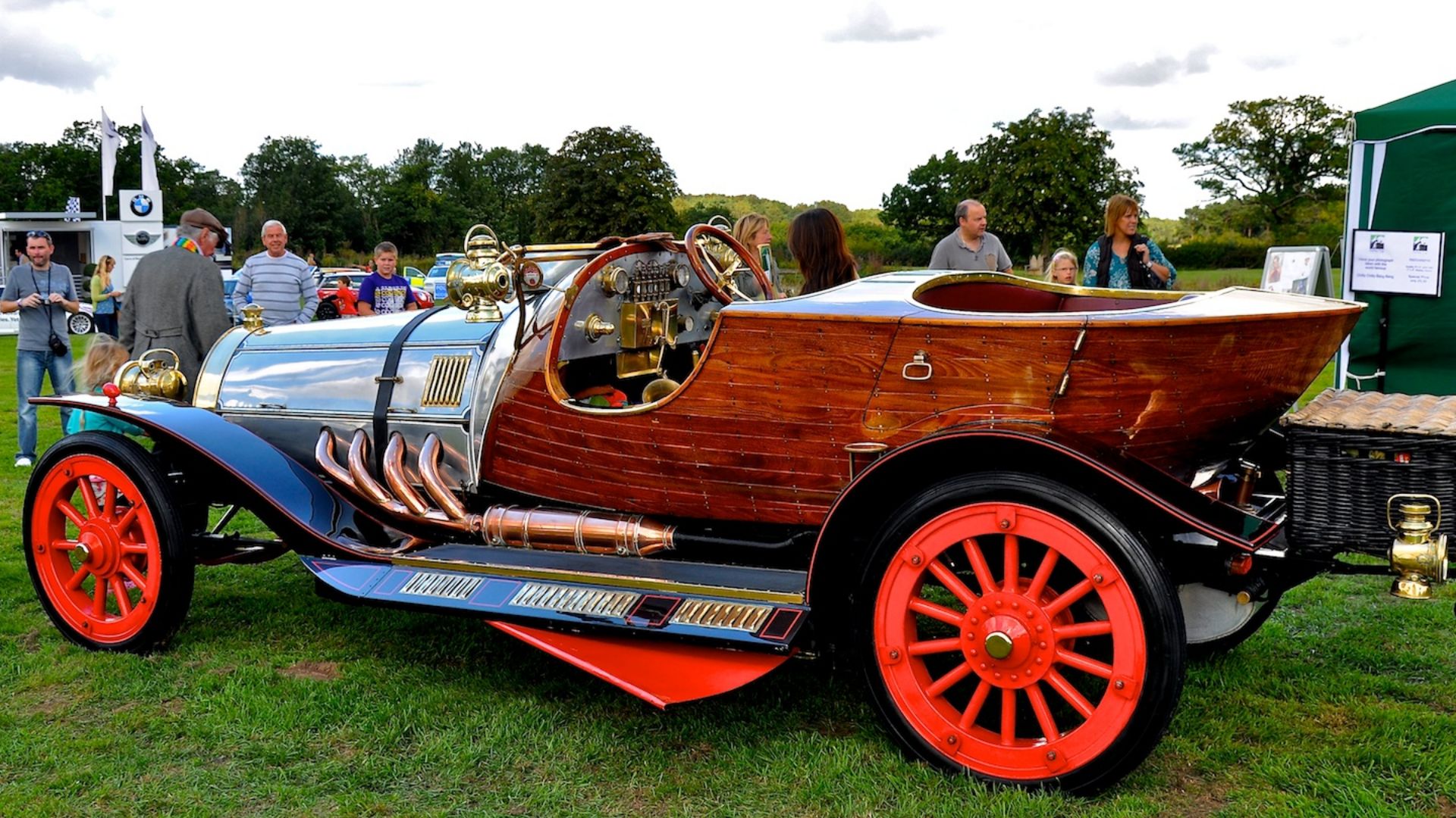 File:Chitty Chitty Bang Bang (automobile) at Classic & Sports Cars By the Lake (2010) 10.jpg