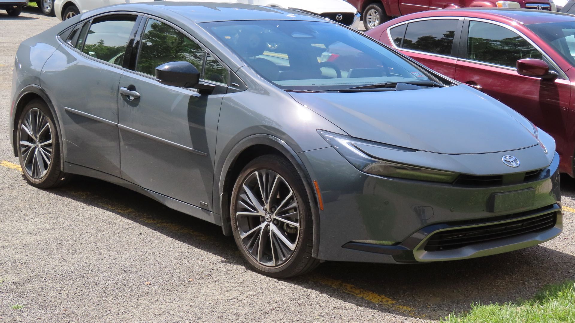 File:2024 Toyota Prius XLE AWD, front right, 06-01-2024.jpg