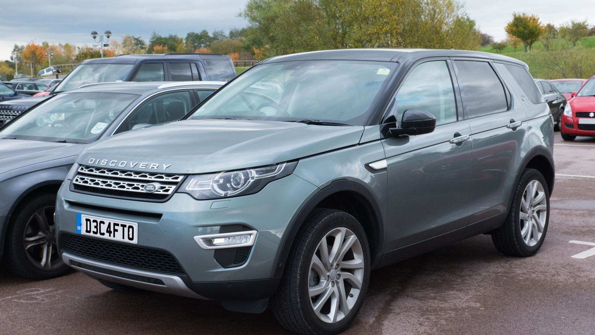 File:Land Rover Discovery Sport HSE Luxury TD4 2016.jpg
