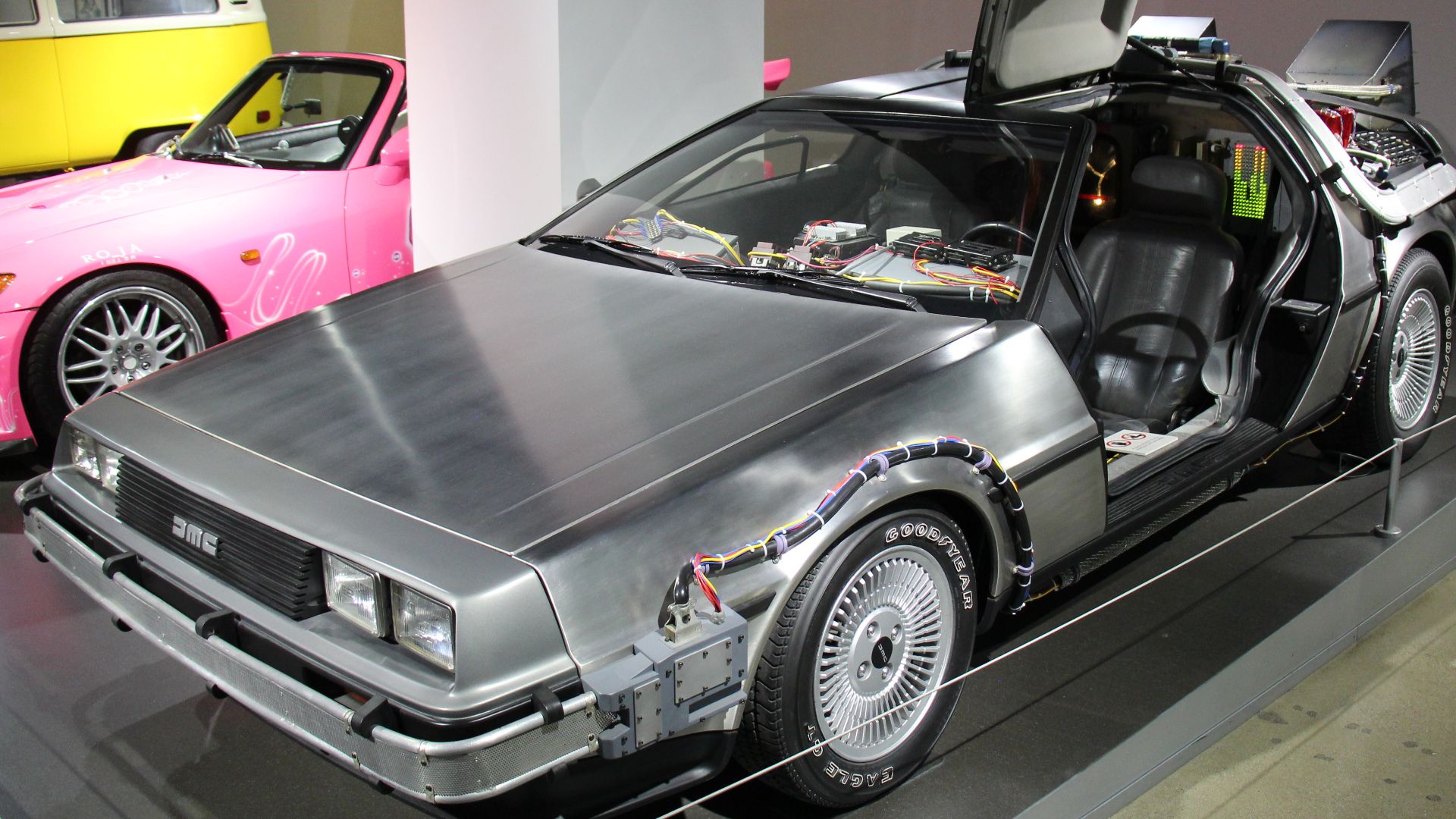 File:1981 Delorean DMC-12 Time Machine (43754890175).jpg