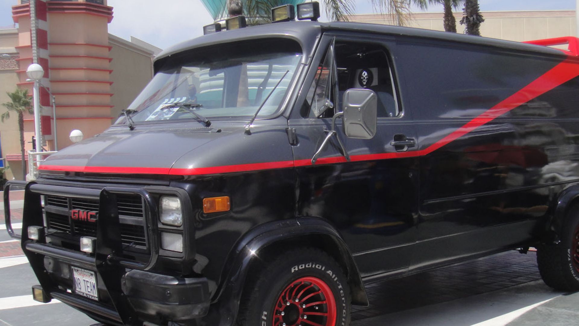 File:Long Beach Comic Expo 2012 - A-Team van (7186650356).jpg