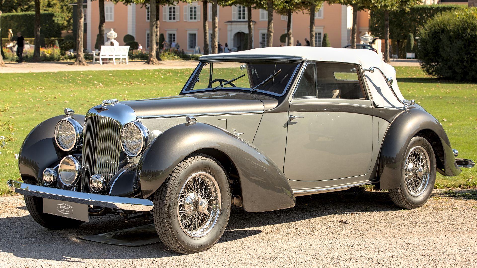 File:Lagonda V12 DHC (1939) Classic-Gala 2022 1X7A0109.jpg