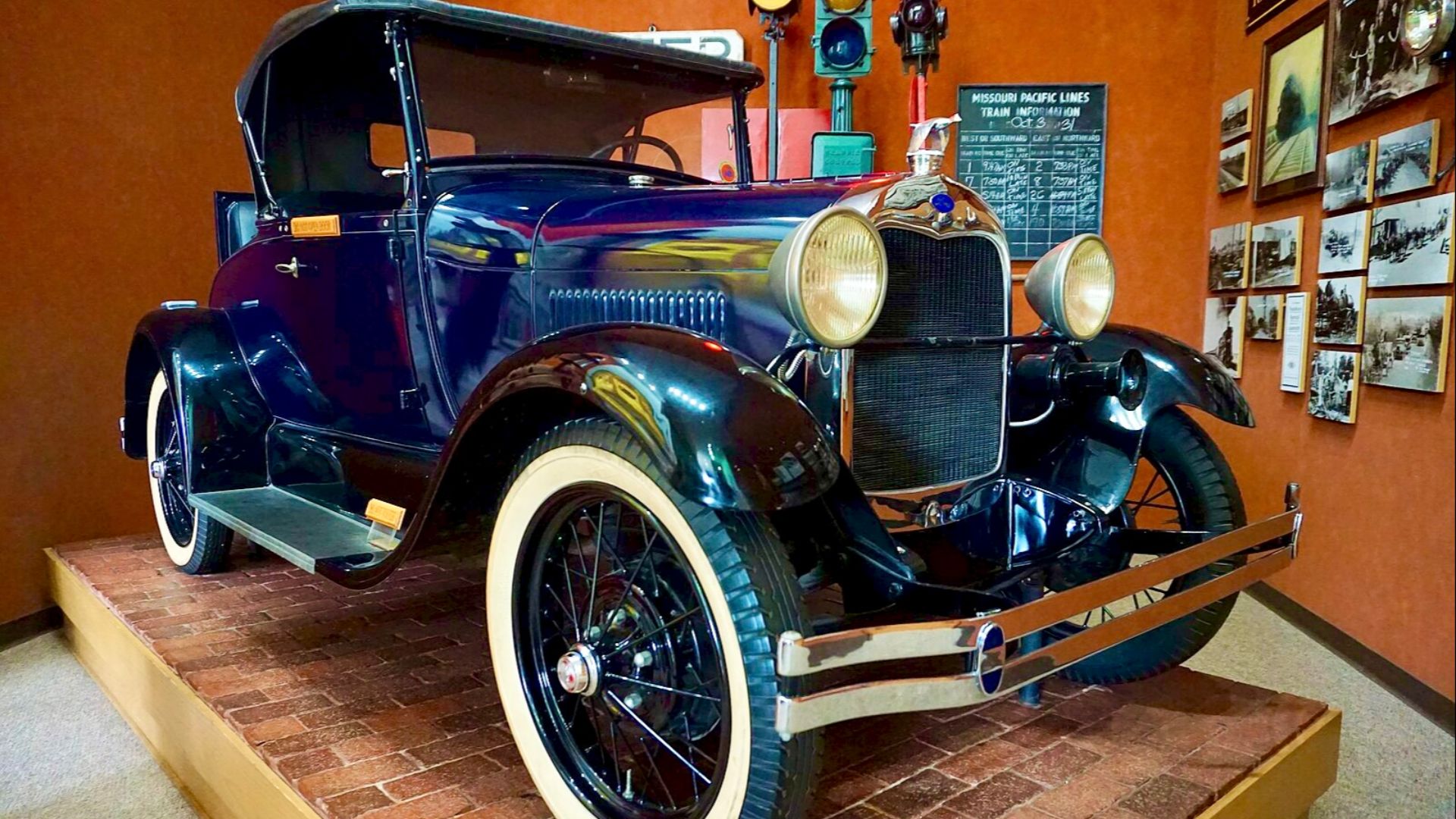File:East Texas Oil Museum July 2018 03 (Ford Model A) - (Brighter).jpg