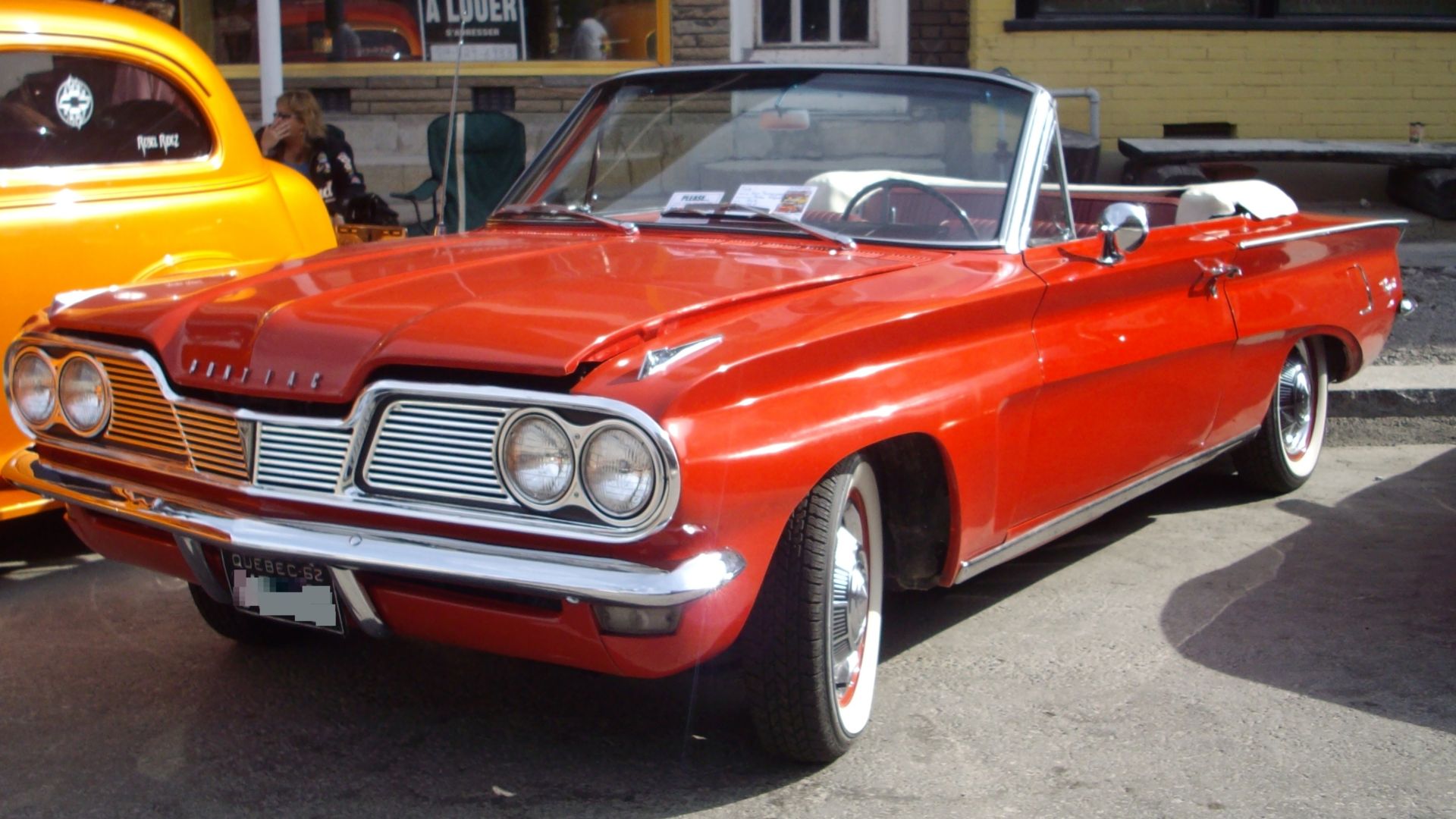 File:'62 Pontiac Tempest Convertible (Destination Décarie '12).JPG
