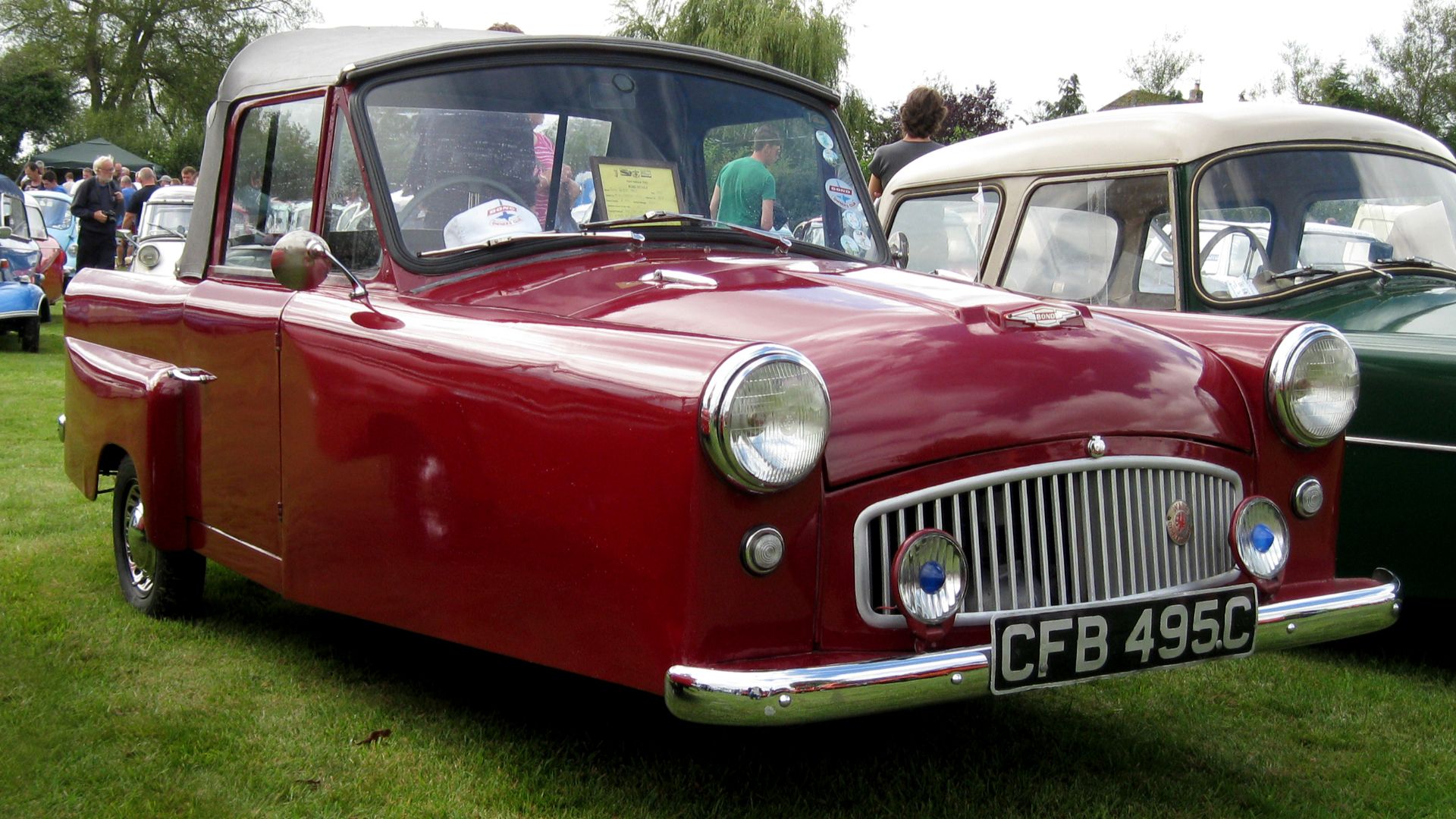 File:1964 Bond Minicar Mark G Tourer.jpg