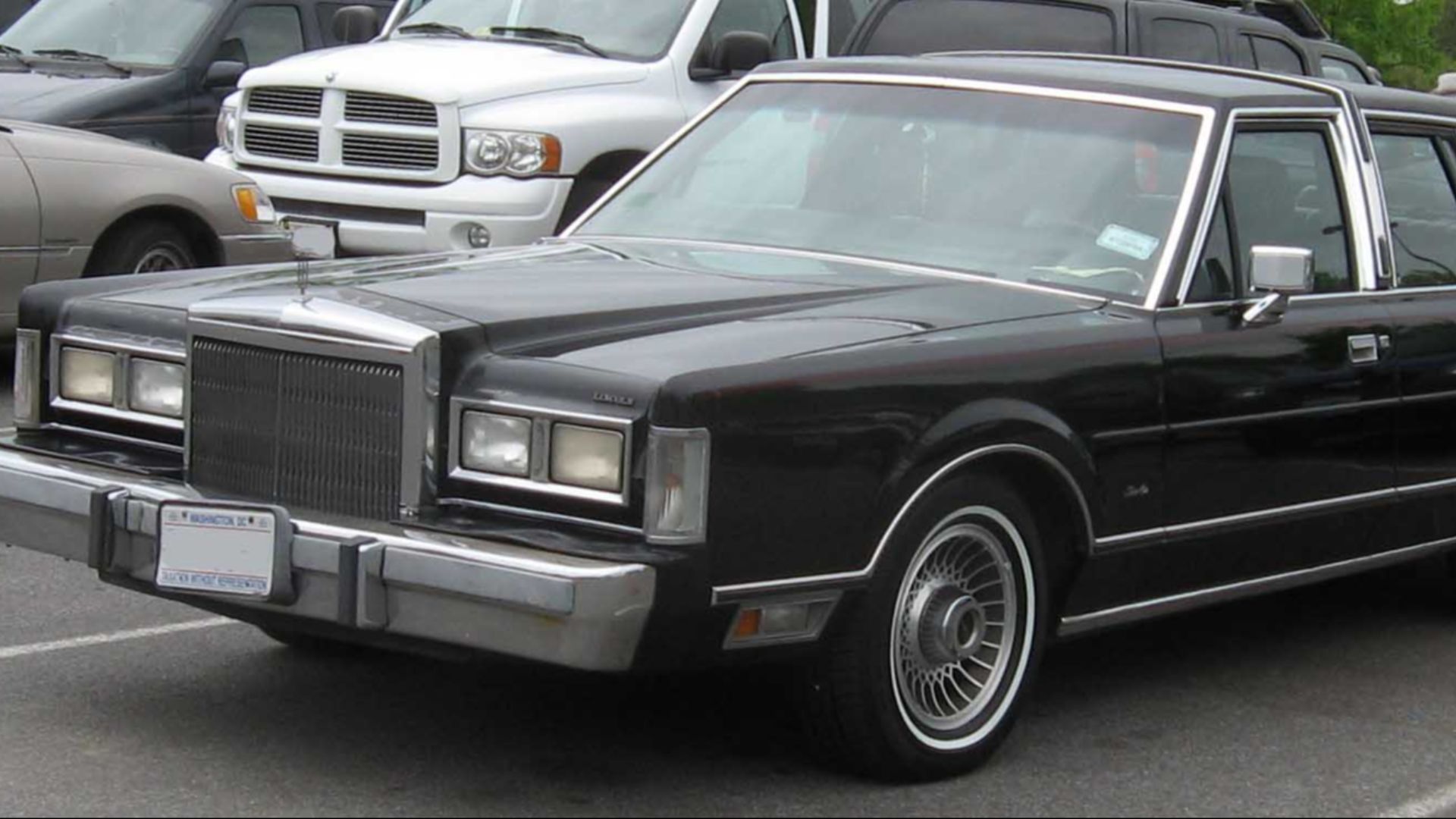 File:1st-Lincoln-Town-Car.jpg