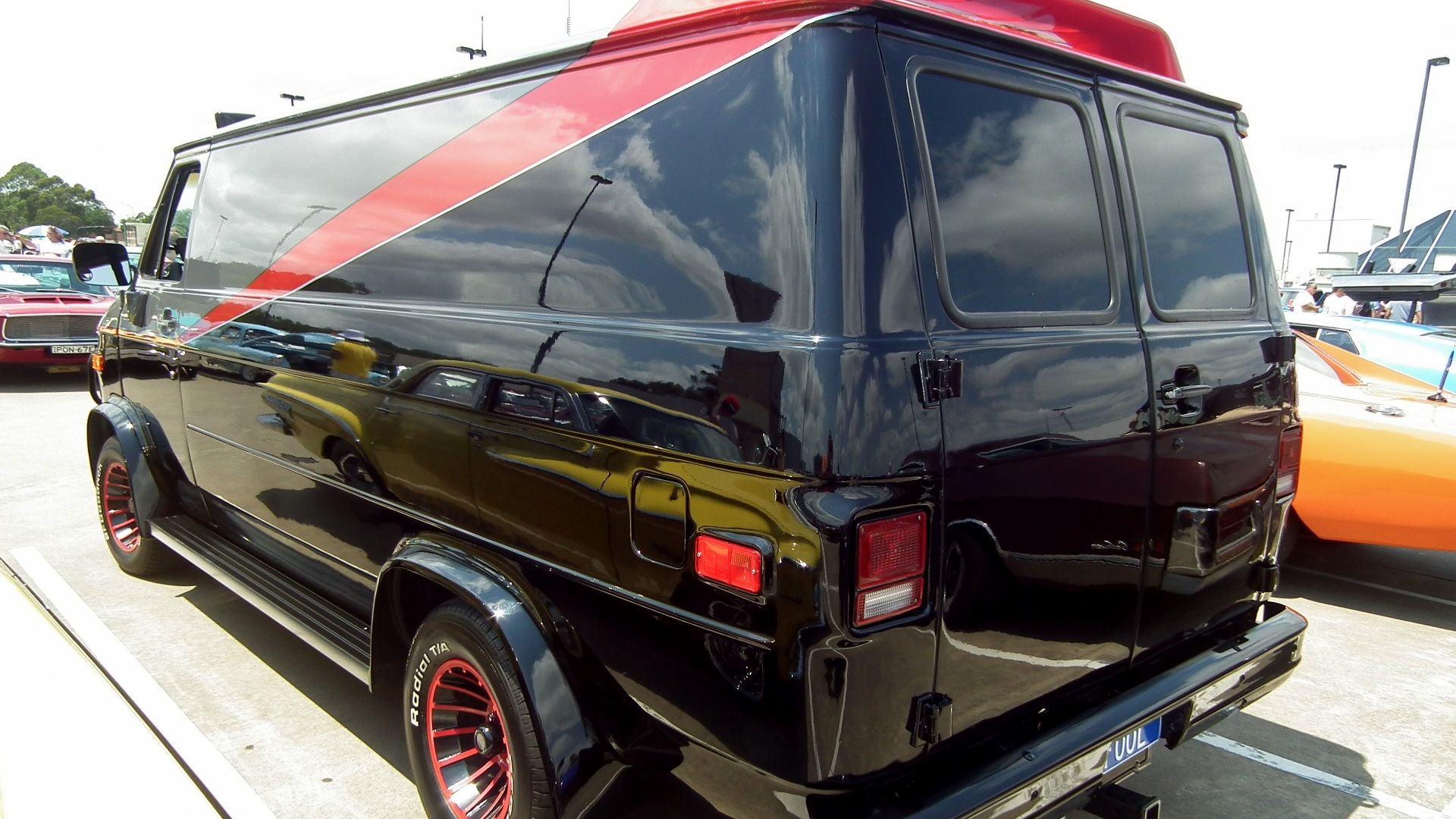 File:1983 GMC G-Series panel van - A Team (12404209104).jpg