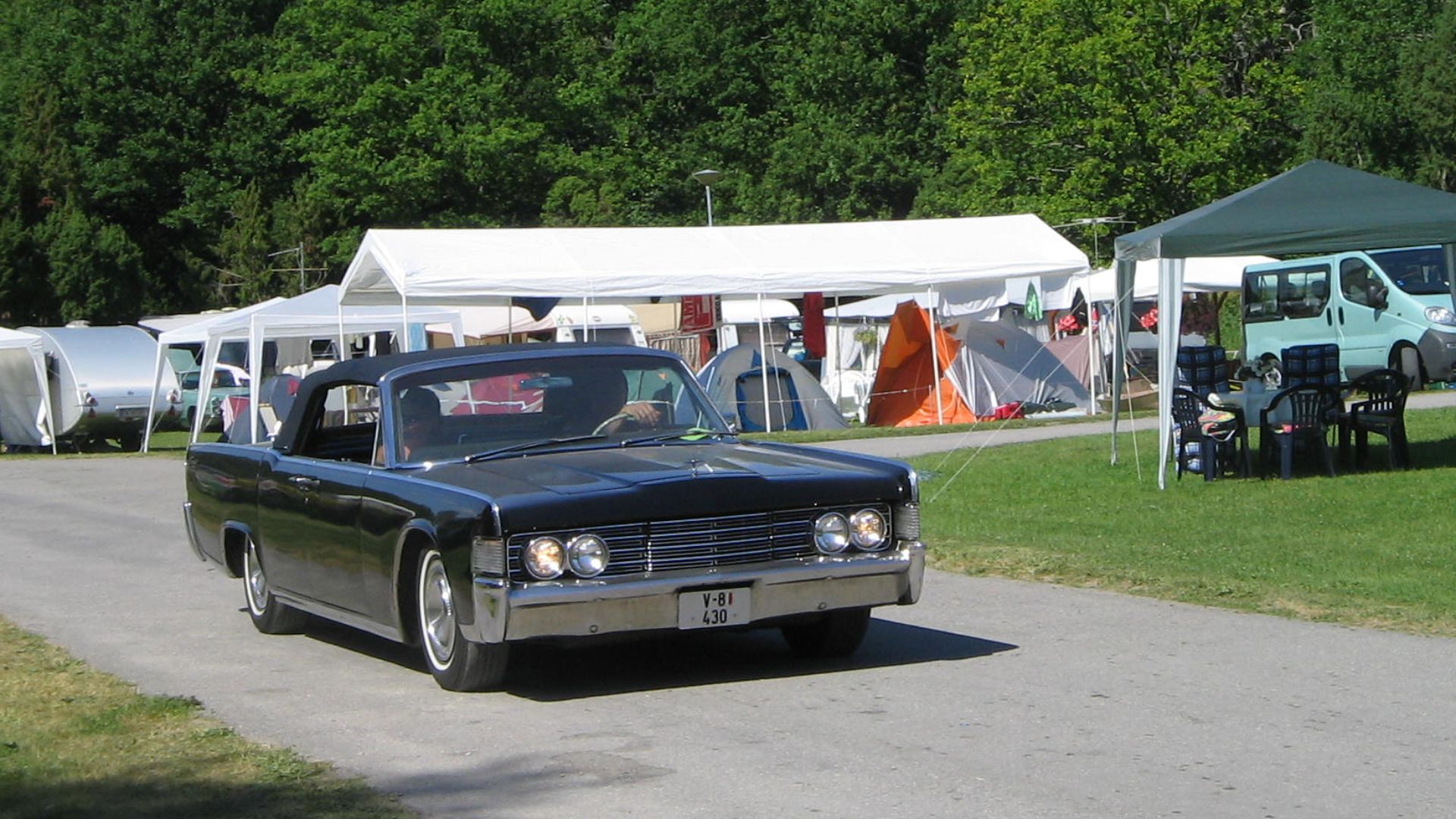 File:60's car, unknown model at Power Big Meet 2005.jpg