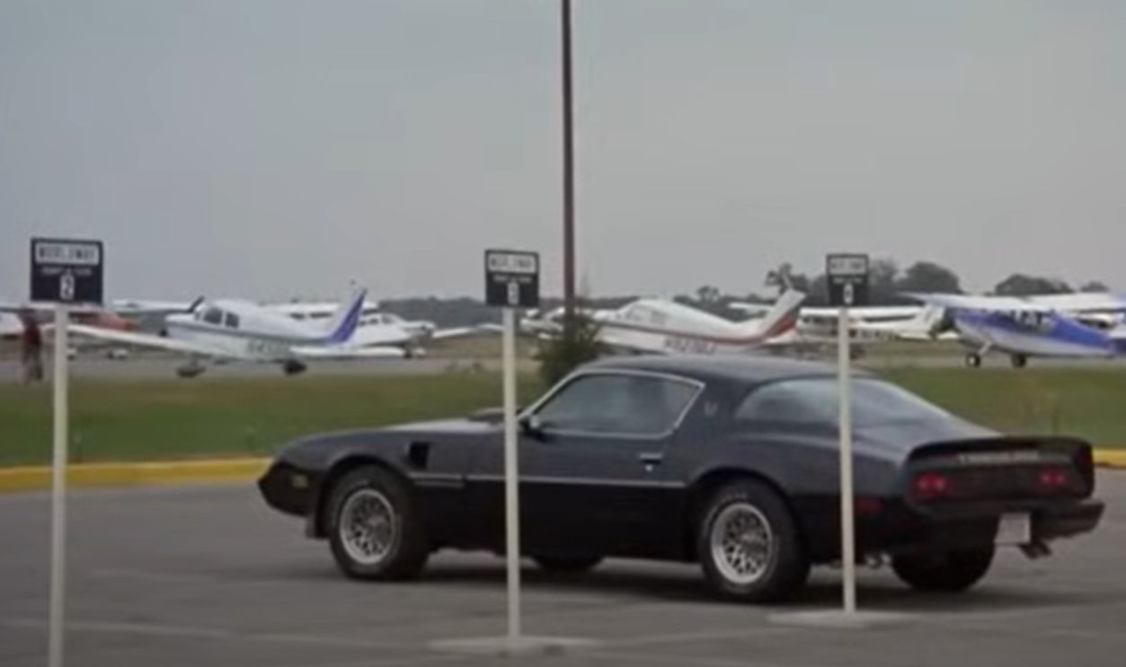 1970 Corvette Stingray in The Hunter (1980) 