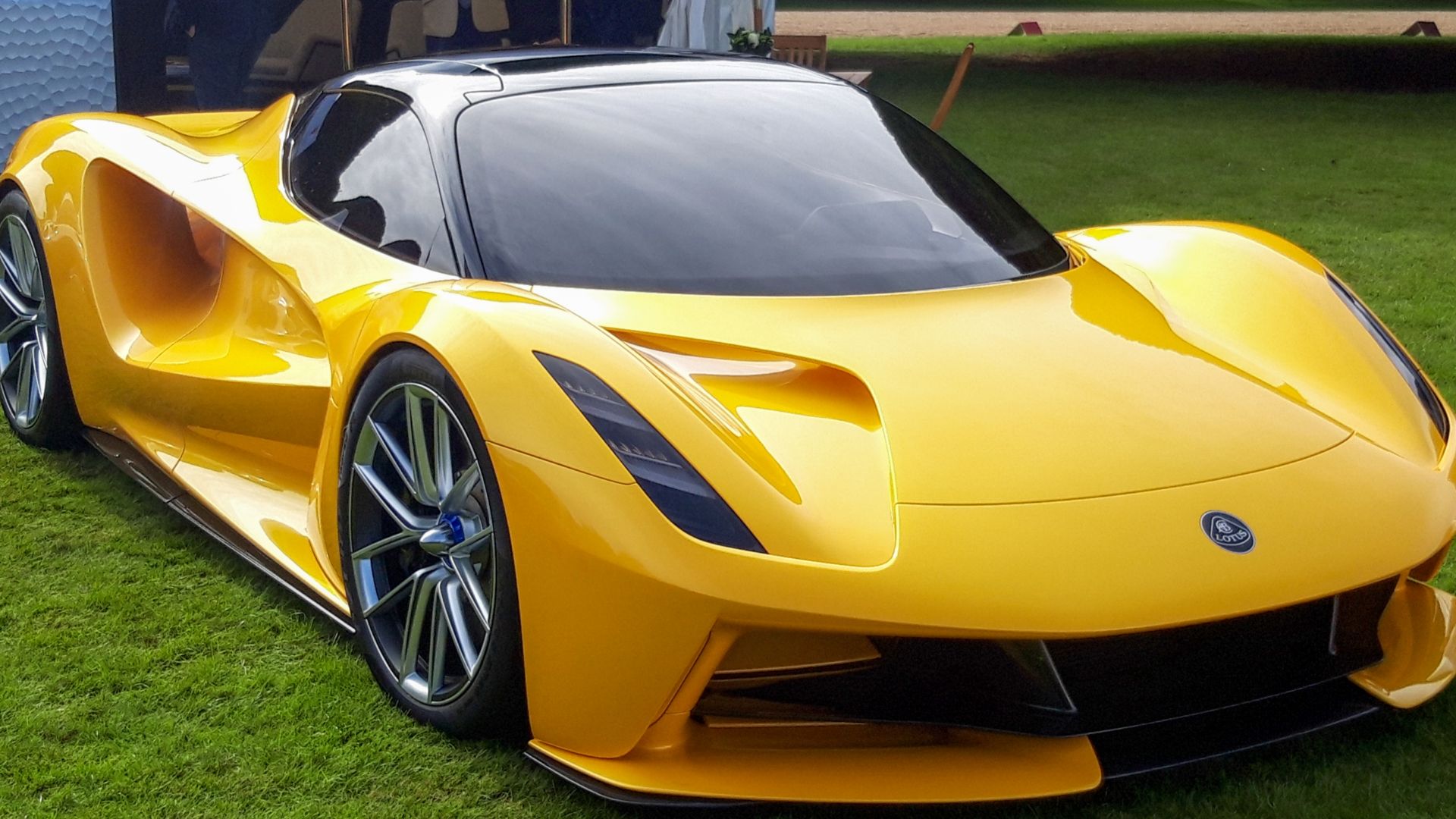 File:2020 Lotus Evija.jpg