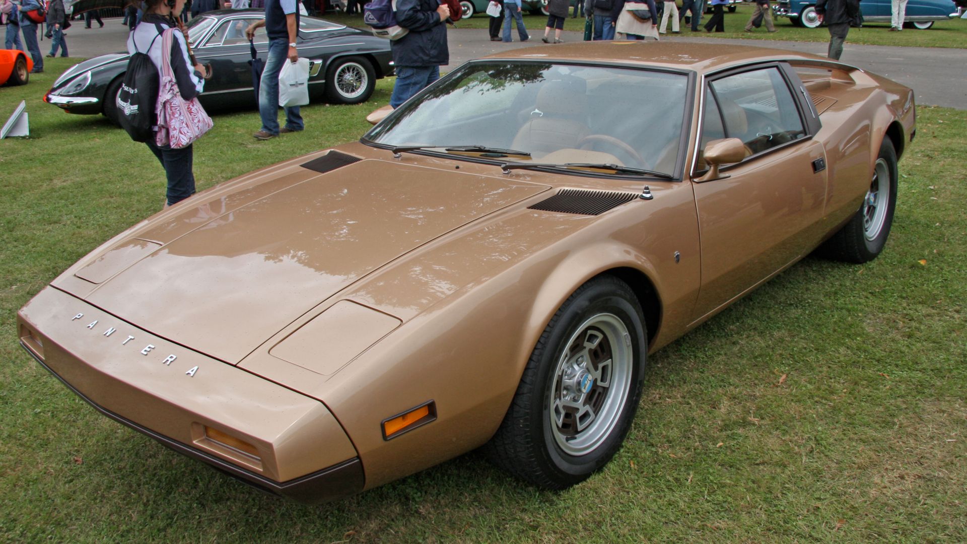 File:De Tomaso Pantera Series II Front.jpg