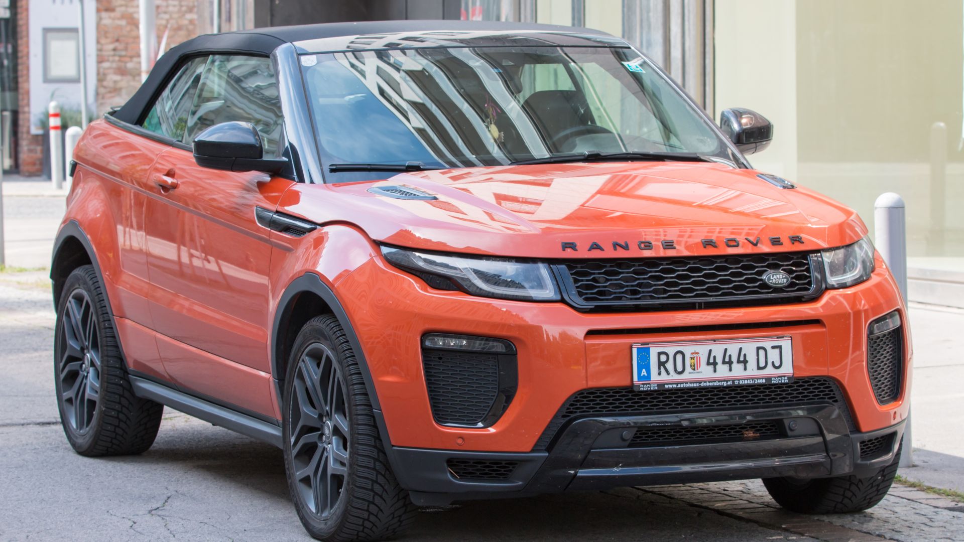 File:Range Rover Evoque Cabriolet Wien 25 July 2020 JM.jpg