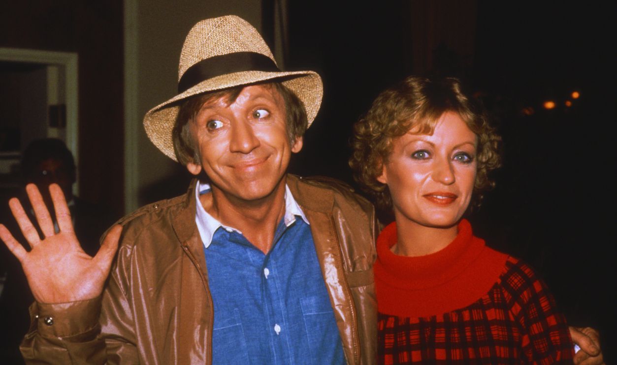 Gettyimages - 	522892177, Bob Denver and his wife... LOS ANGELES, CA - CIRCA 1981: Bob Denver and his wife circa 1981 in Los Angeles, California.