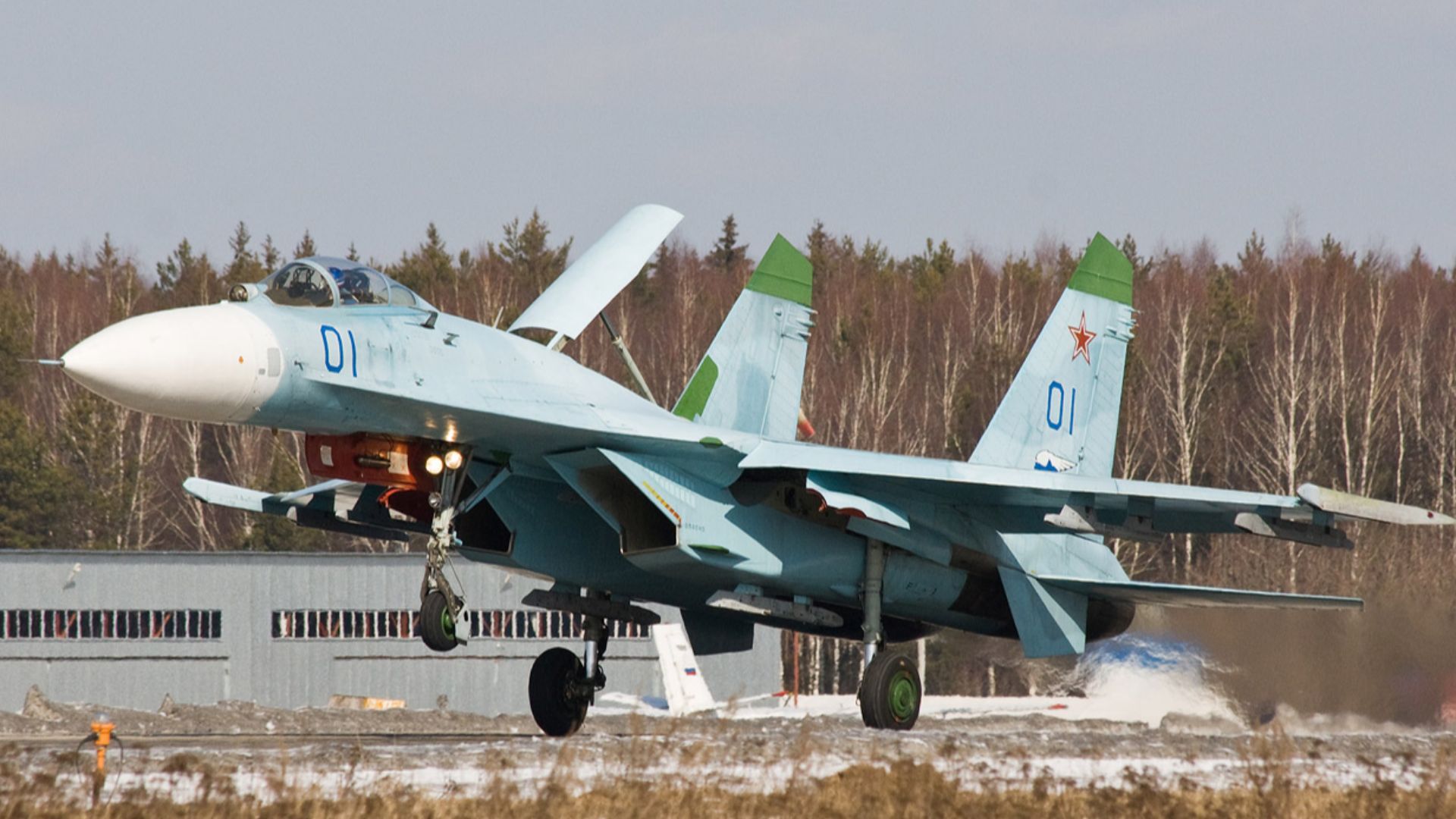 File:Su-27 on landing.jpg