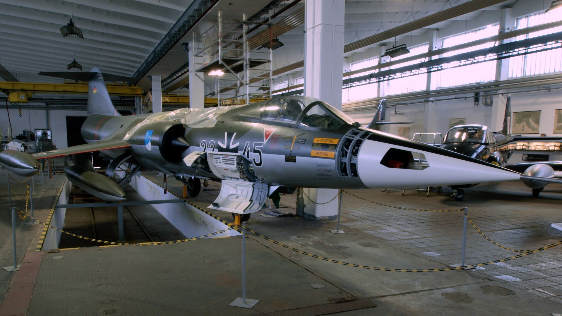 File:Luftwaffe F-104 Starfighter 22+45.JPG