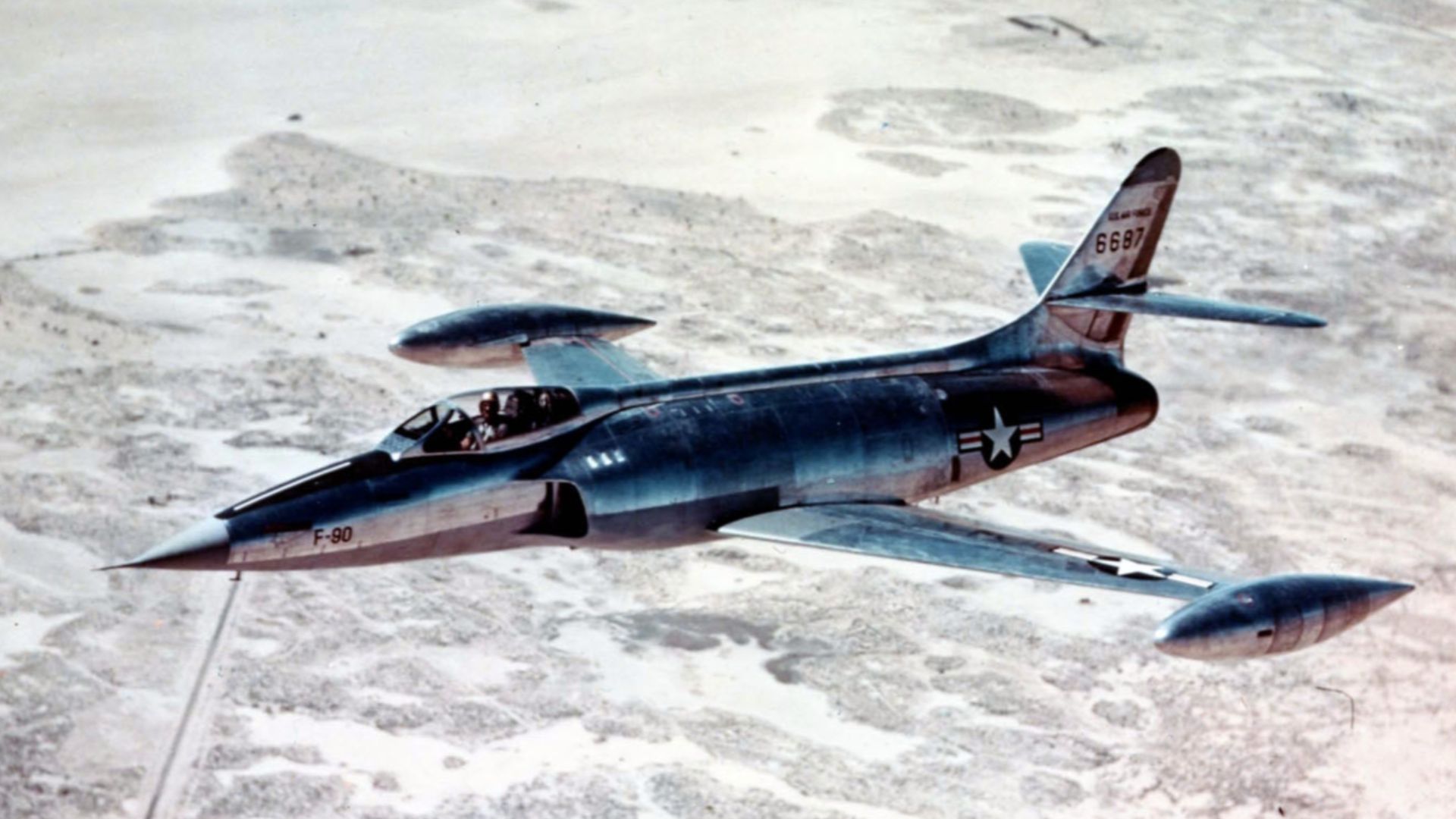 File:XF-90 inflight USAFM.jpg