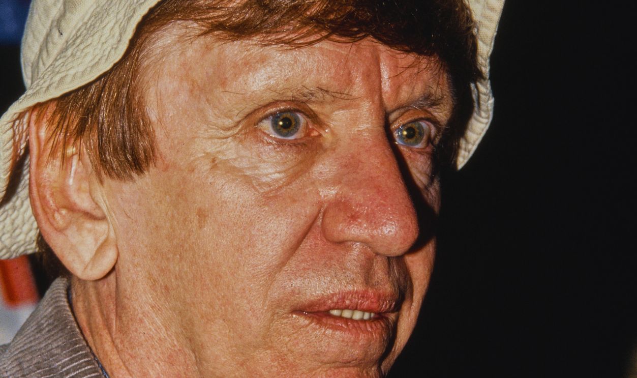 Gettyimages - 	2175837206, Bob Denver At Book Signing American actor Bob Denver (1935 - 2005) pictured at Book Soup bookstore to sign copies of his memoir 'Gilligan, Maynard & Me' in Hollywood, California, November 29th 1993.