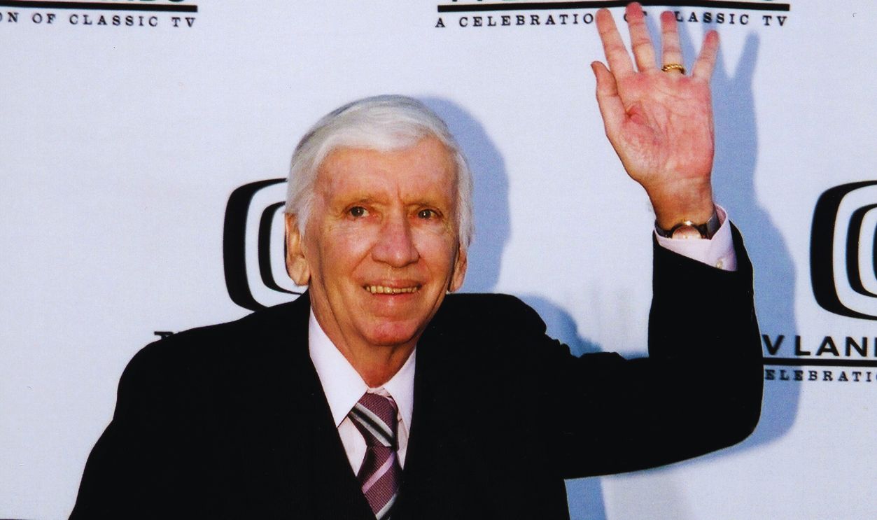 Gettyimages - 	2198036766, 2nd Annual TV Land Awards Actor Bob Denver (Robert Osbourne Denver) poses for photos on the red carpet during the 2nd Annual TV Land Awards at the Hollywood Palladium in Los Angeles, California on March 17, 2004.