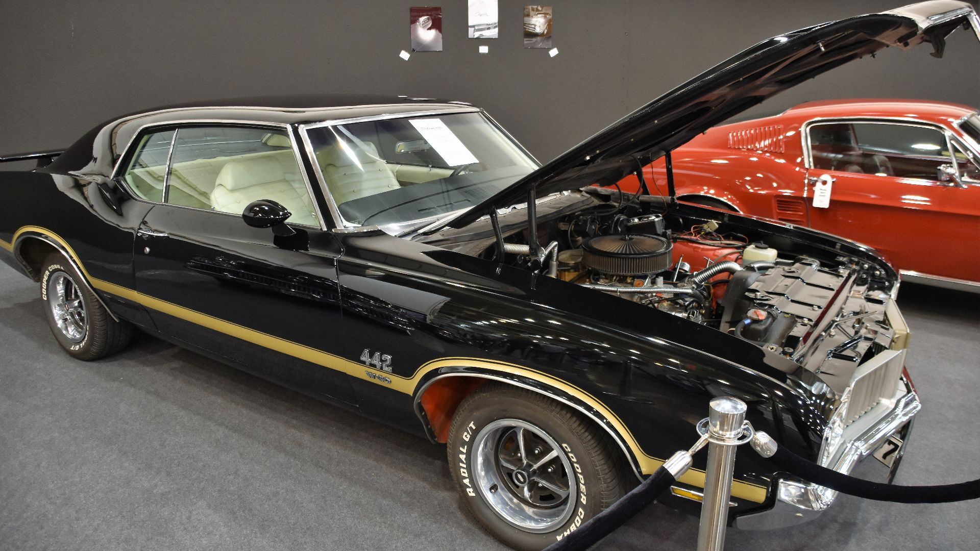 File:Oldsmobile 4-4-2 W-30 (1970) (52573796306).jpg